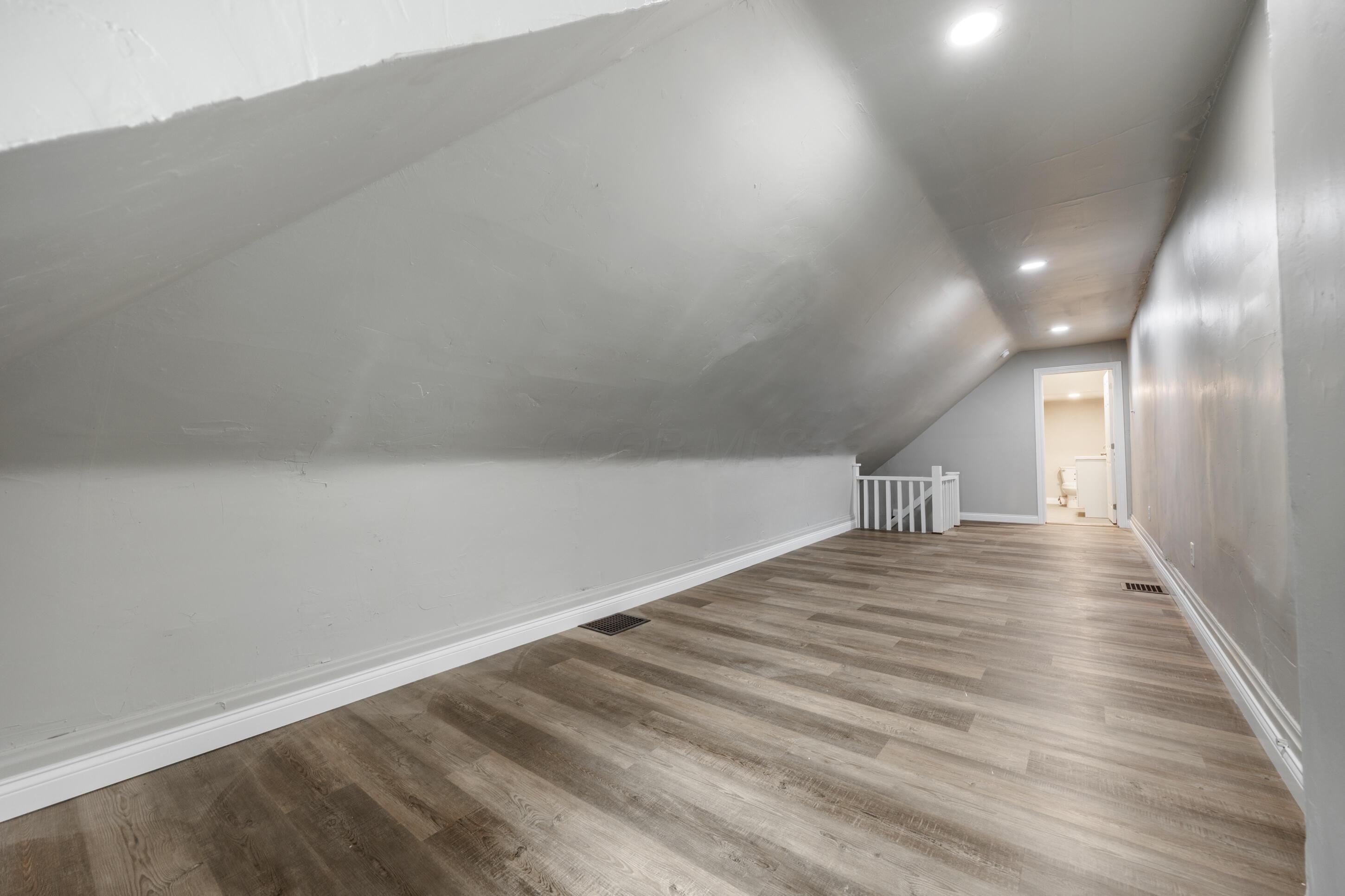 107 Midland Avenue, 107-109 Property Photo 60