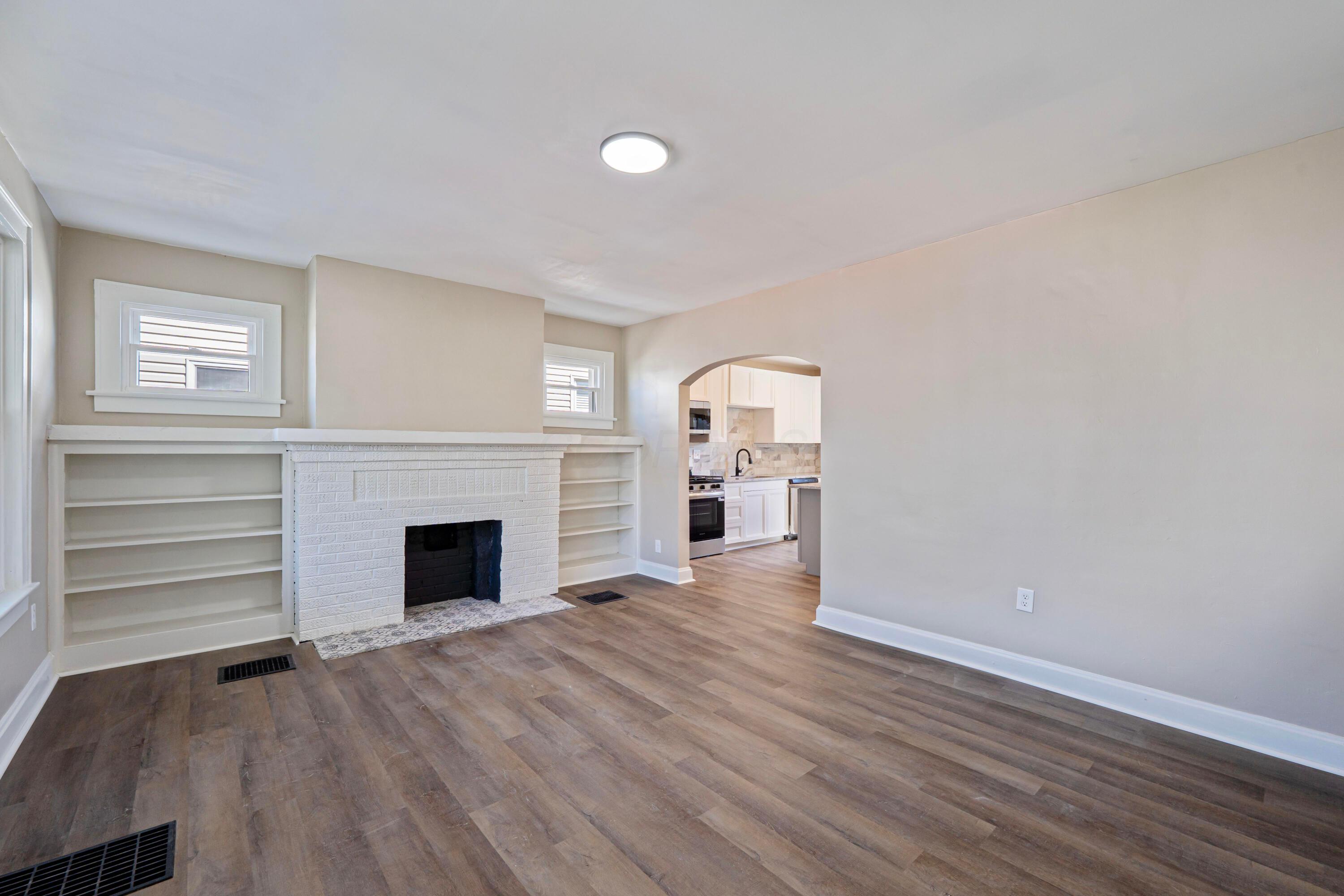 693 Thurman Avenue Property Photo 6