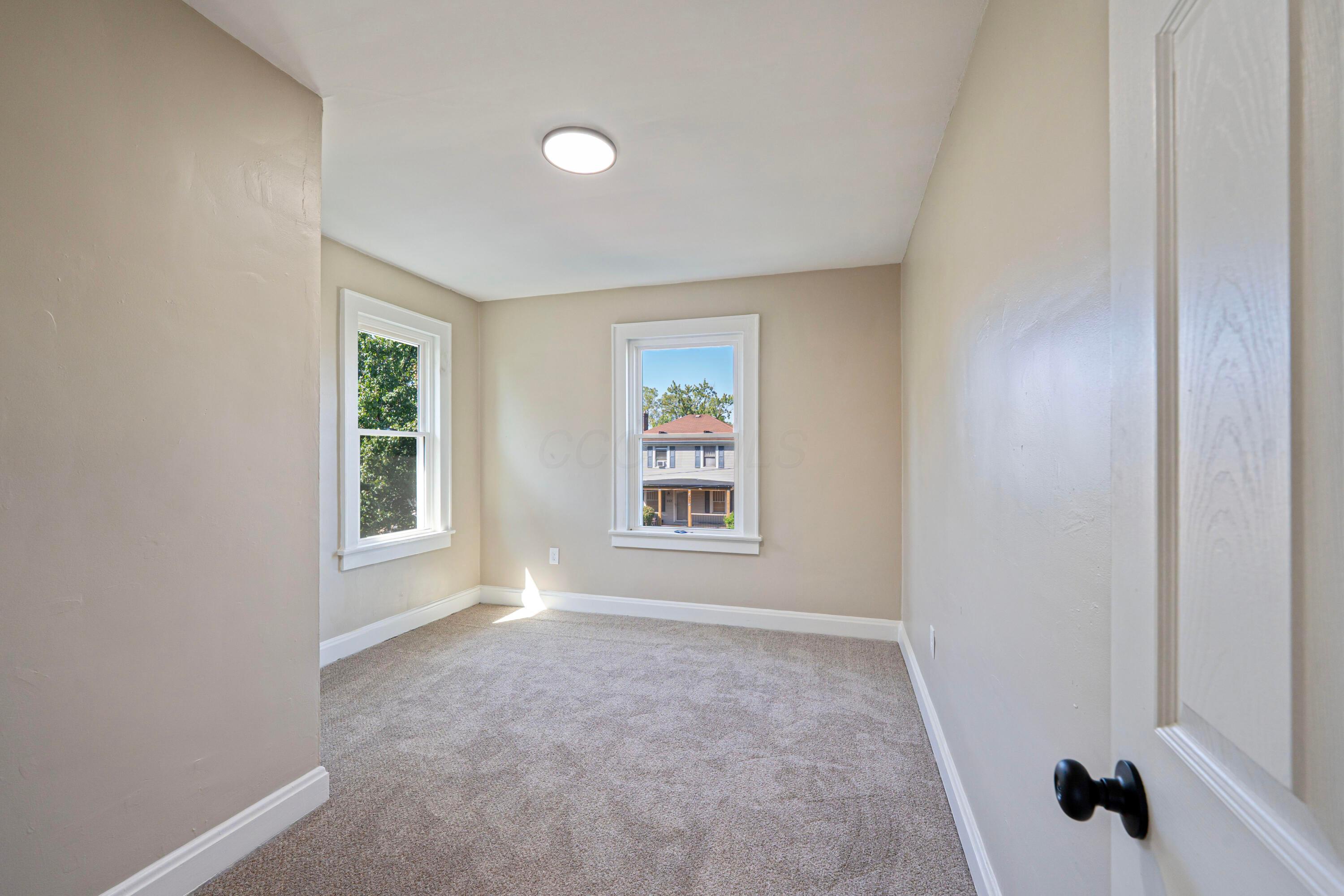 693 Thurman Avenue Property Photo 21