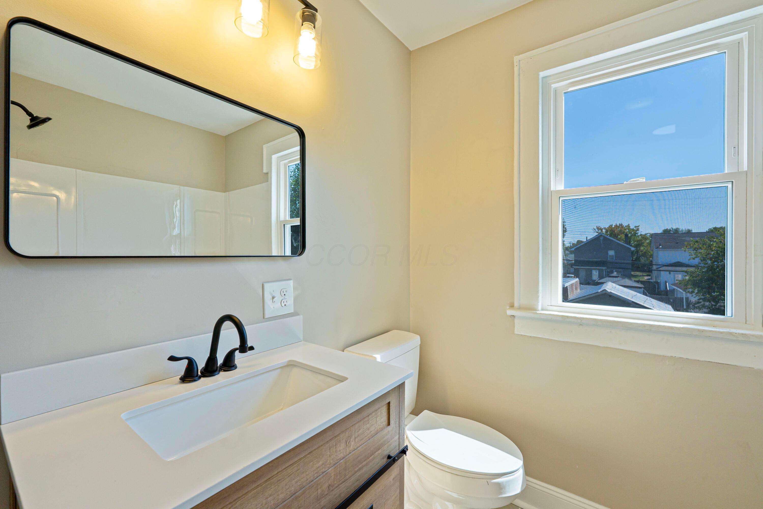 693 Thurman Avenue Property Photo 23
