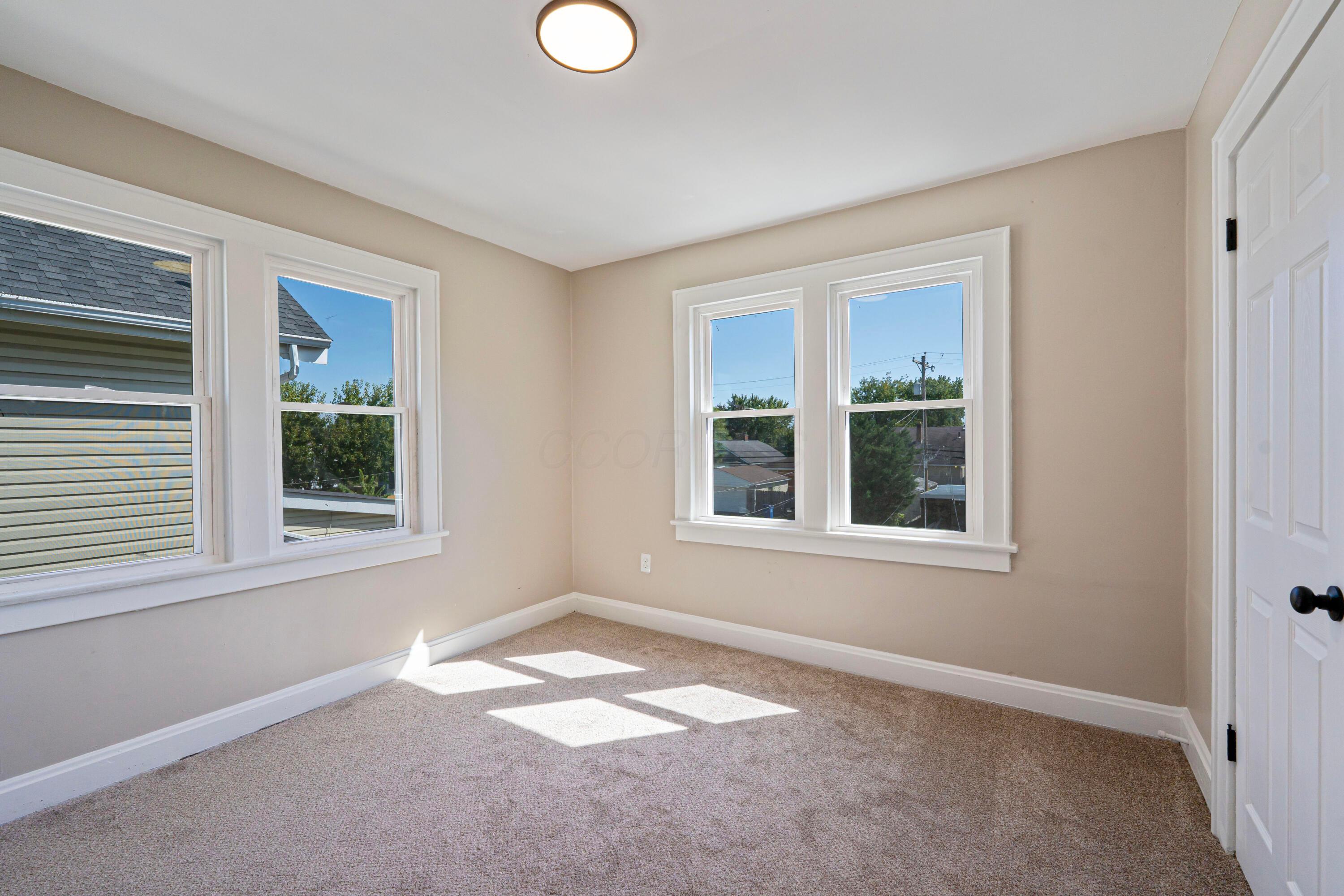 693 Thurman Avenue Property Photo 27