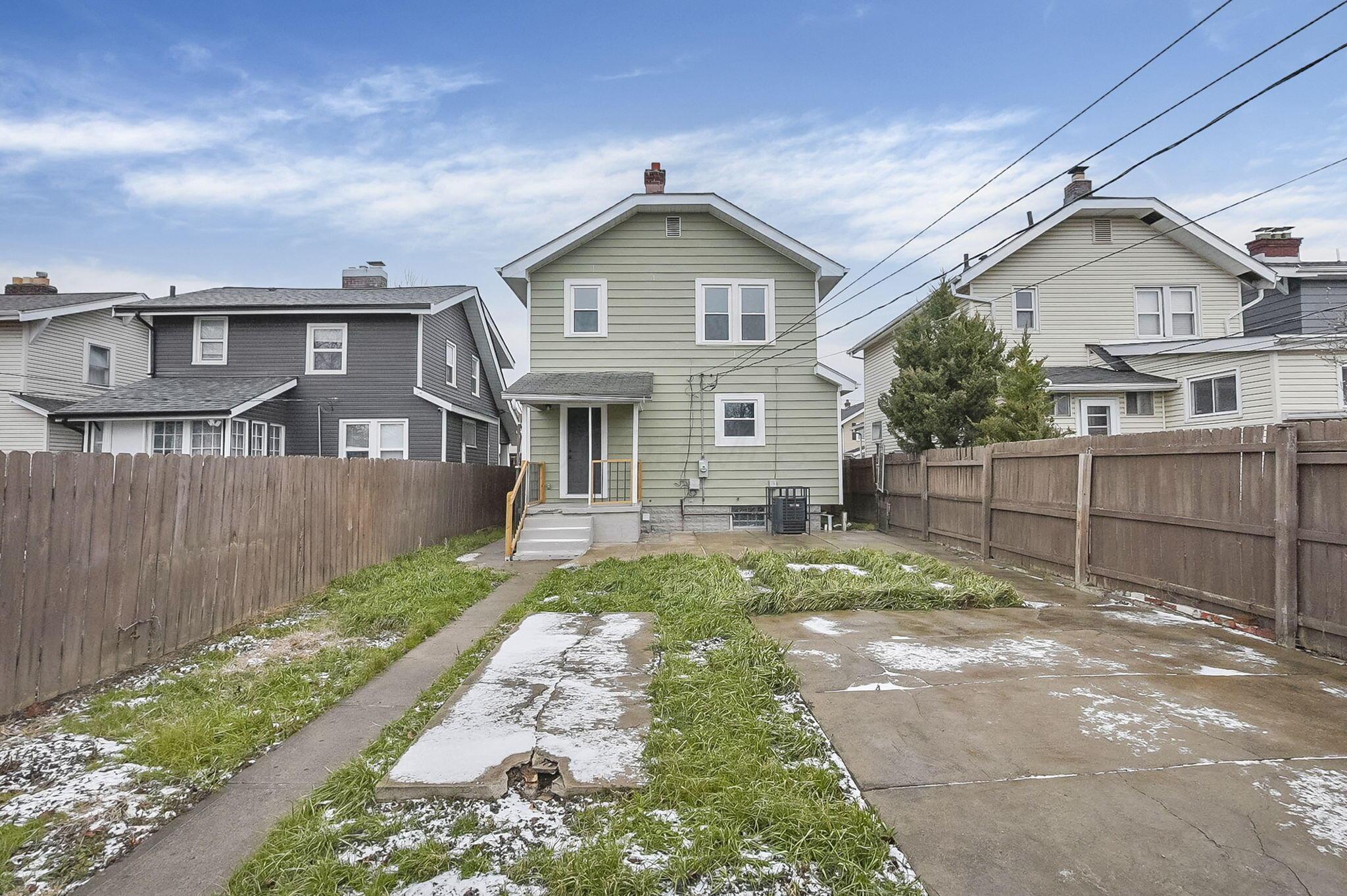 693 Thurman Avenue Property Photo 32