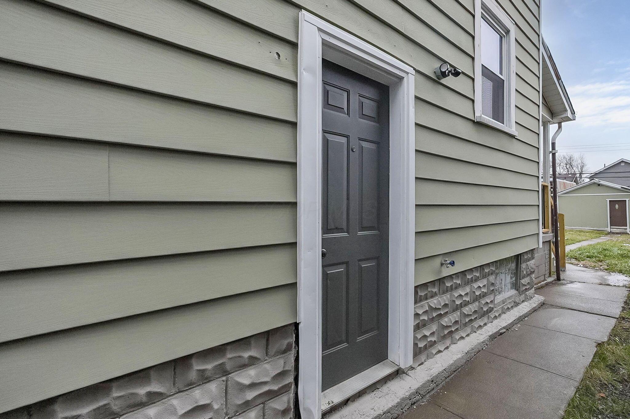 693 Thurman Avenue Property Photo 34