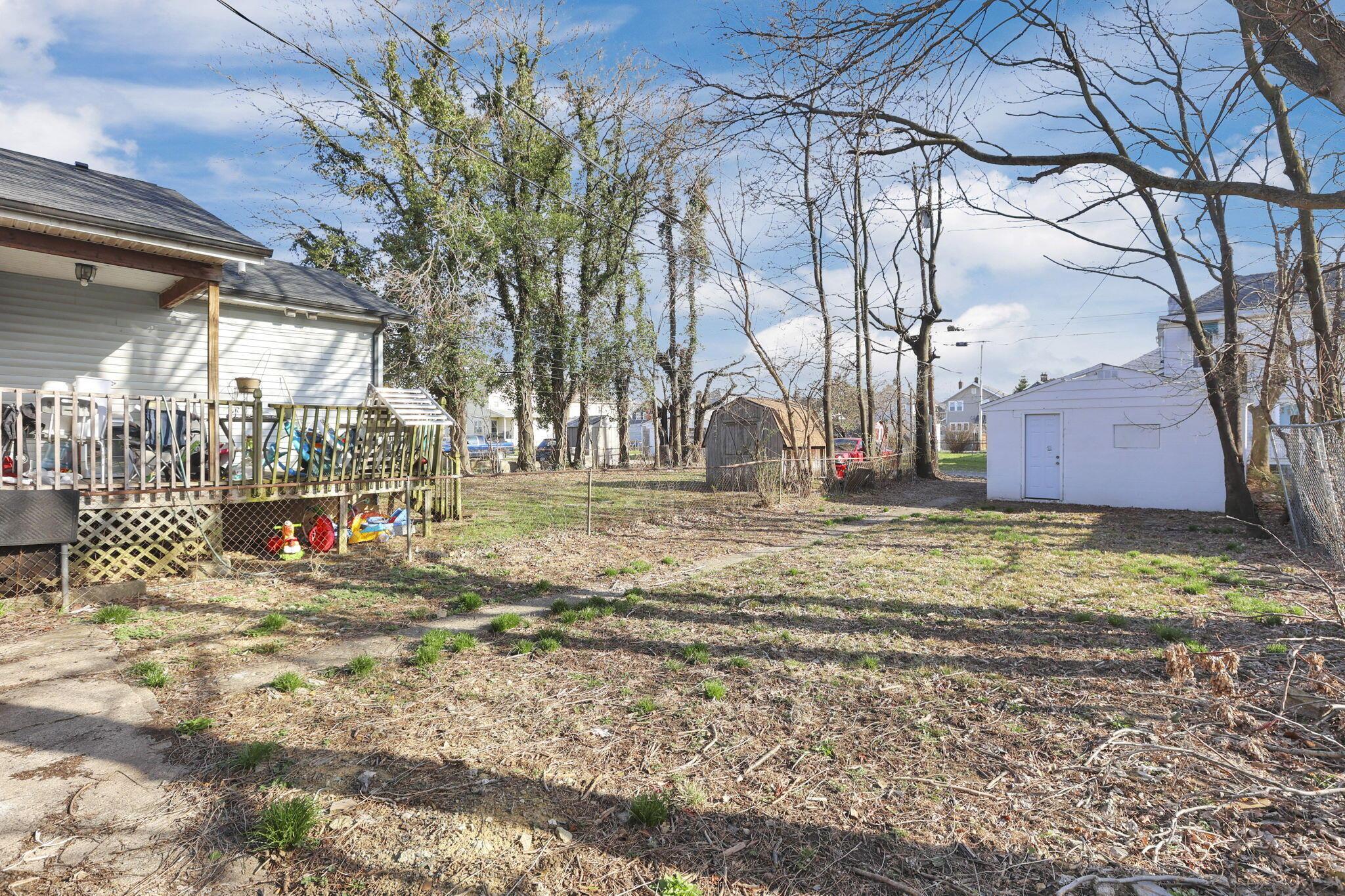 515 E Mithoff Street Property Photo 36
