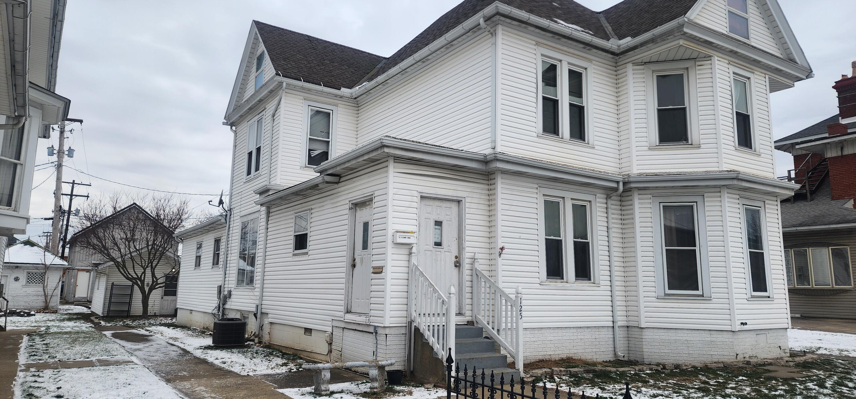 125 N Pickaway Street Property Photo 1