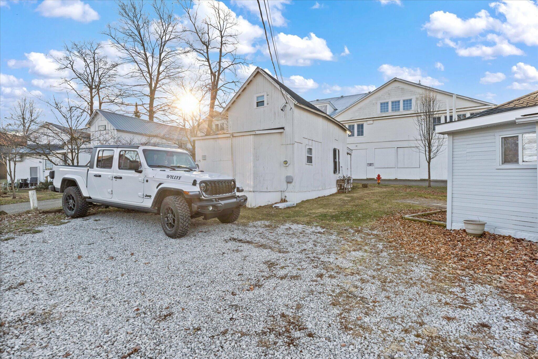 115 6th Street Property Photo 7
