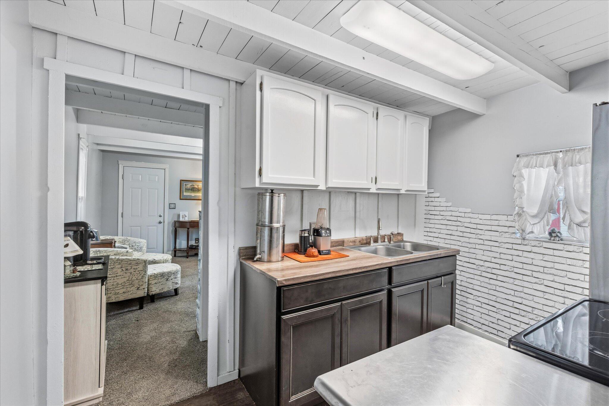115 6th Street Property Photo 14