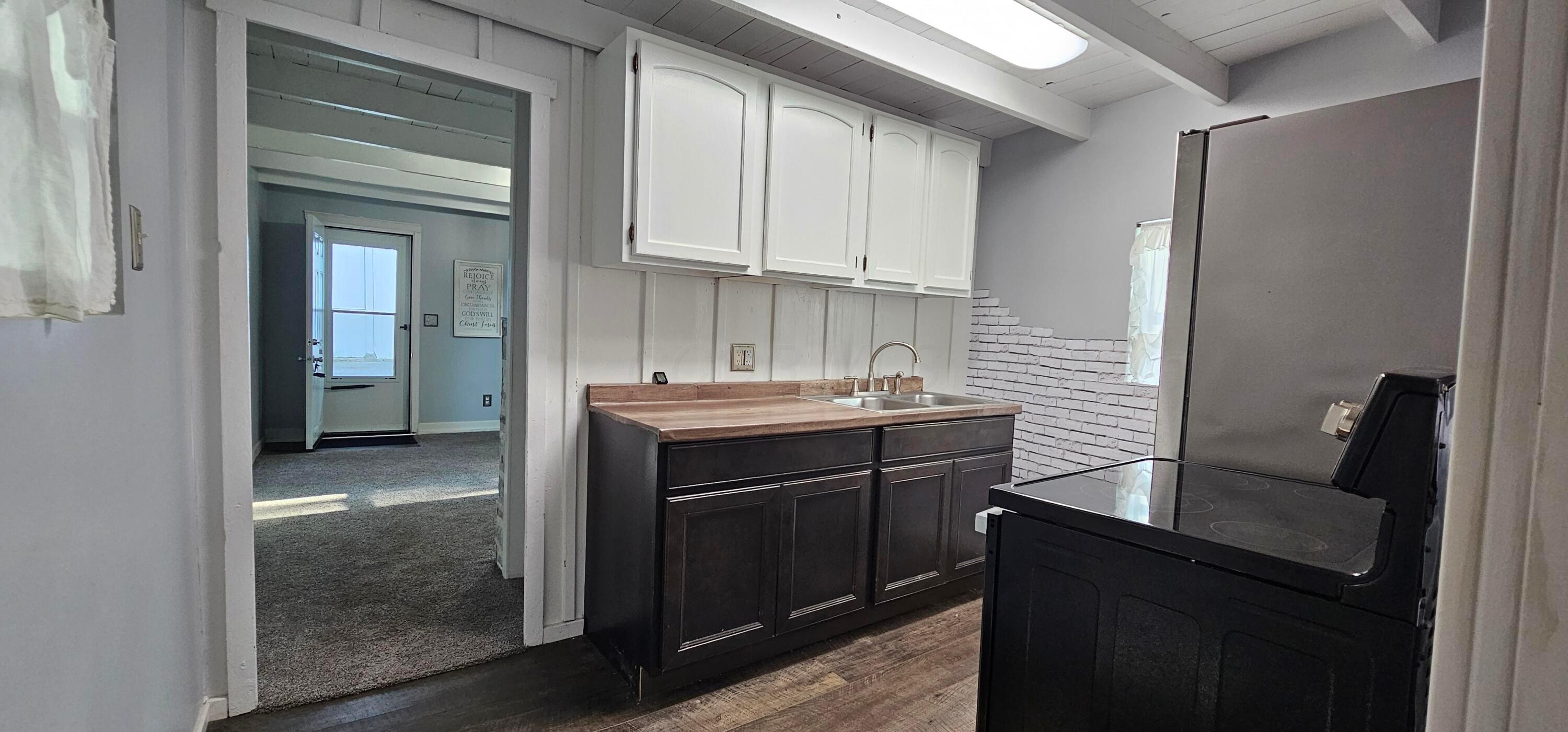 115 6th Street Property Photo 15
