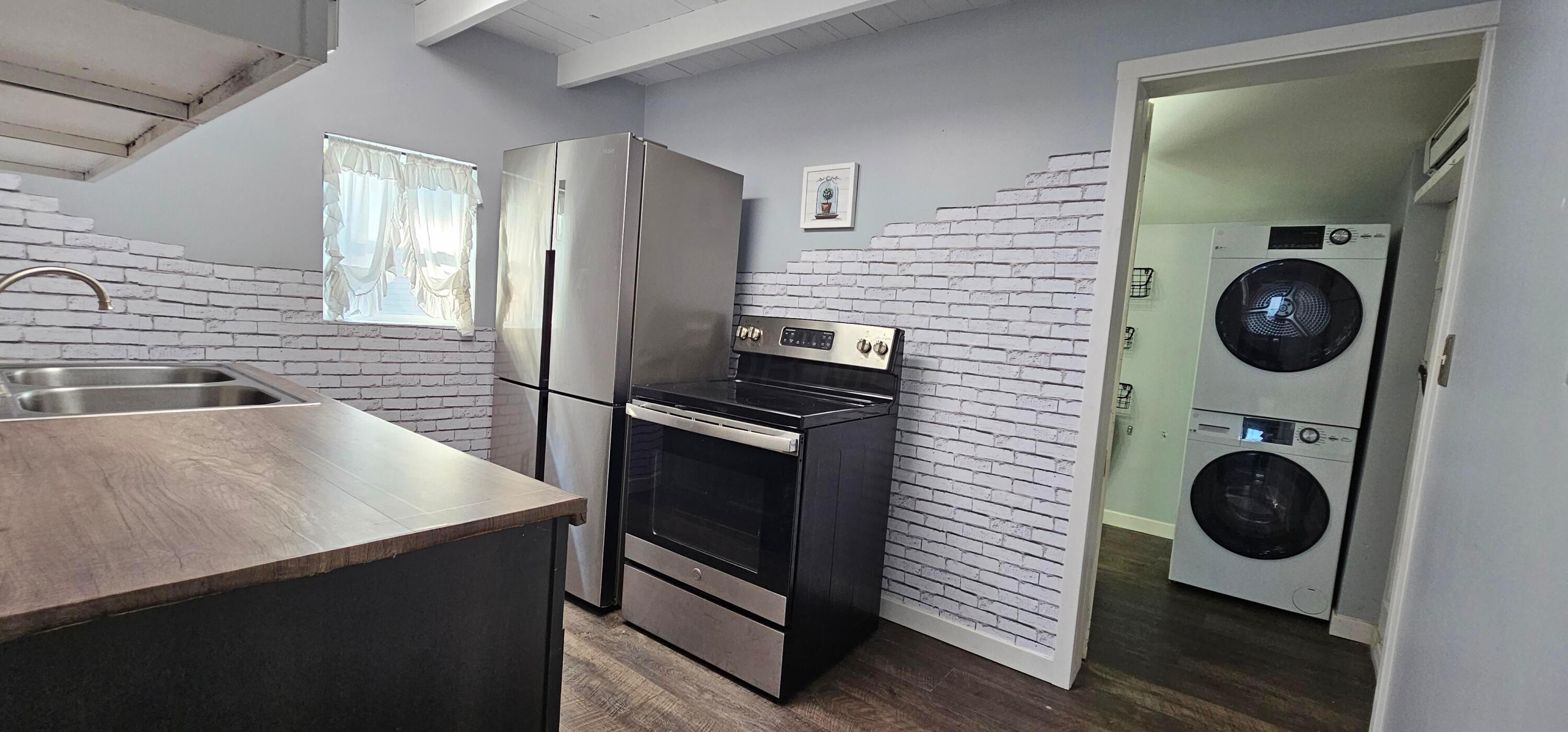115 6th Street Property Photo 16