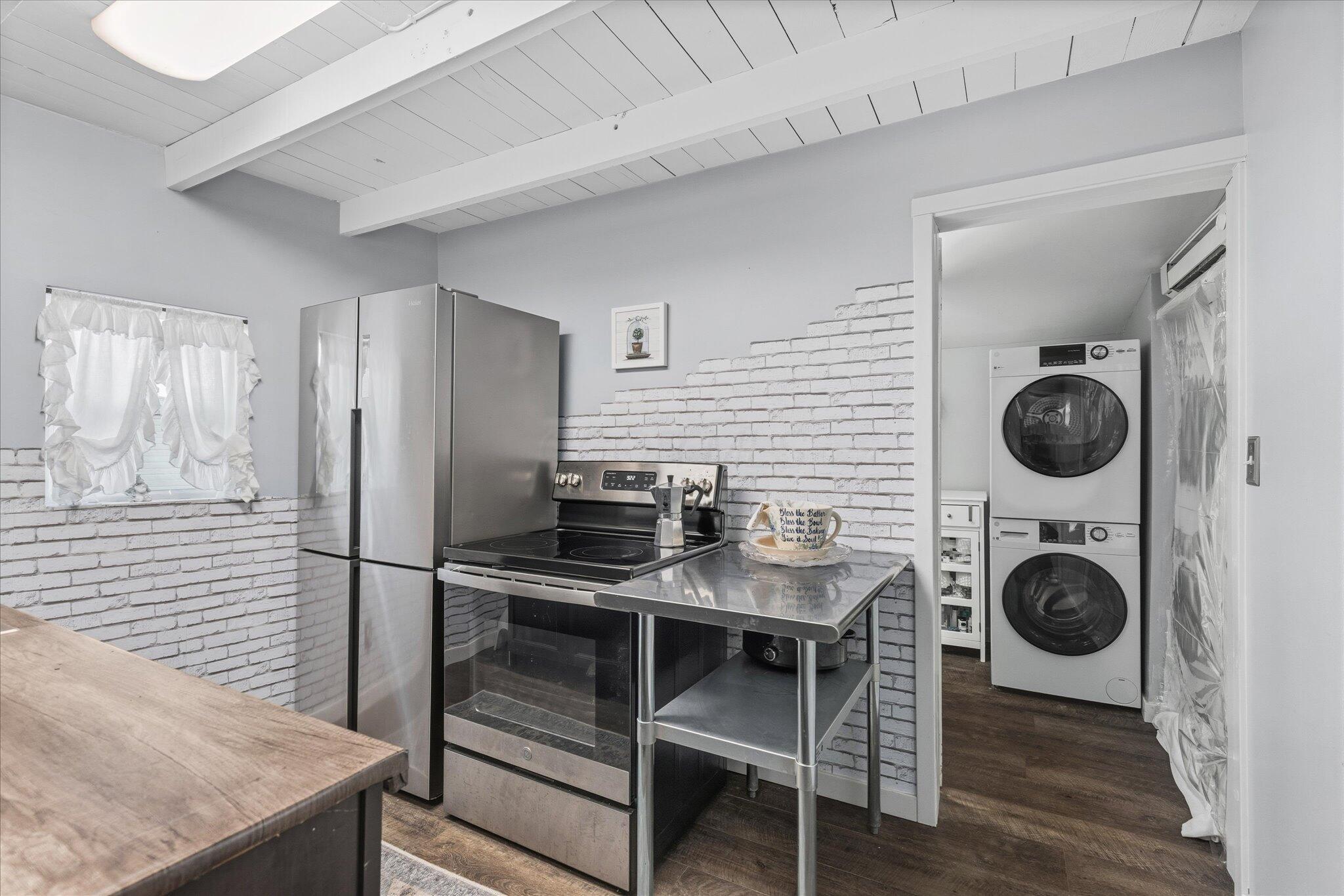 115 6th Street Property Photo 17