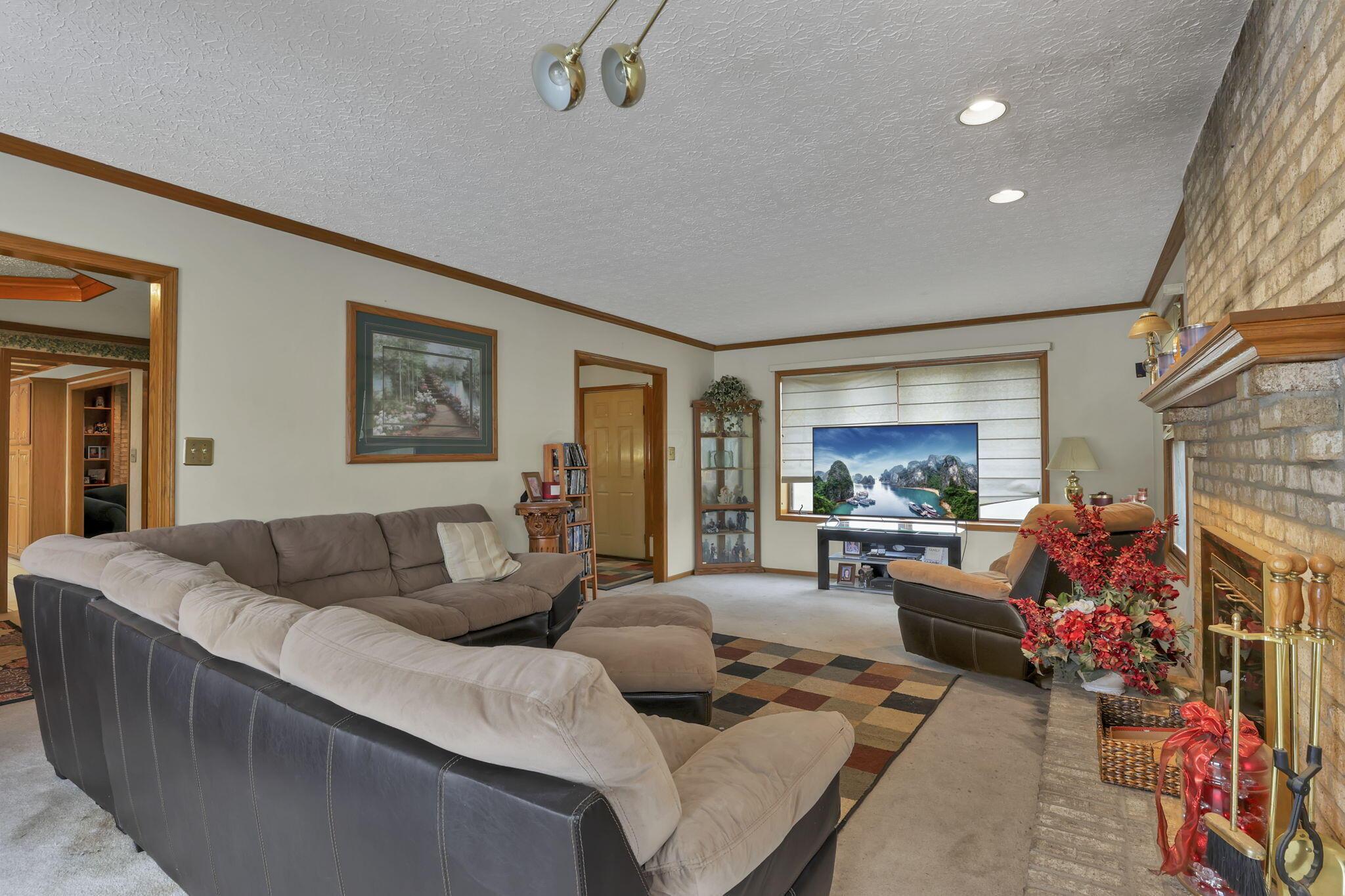 780 Diley Road Property Photo 11
