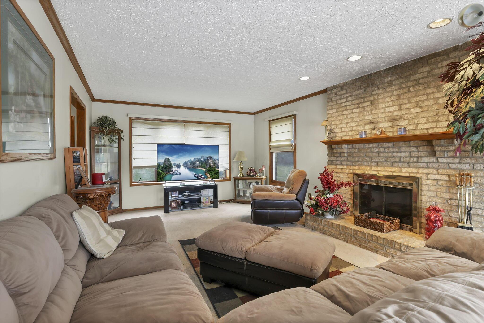 780 Diley Road Property Photo 12