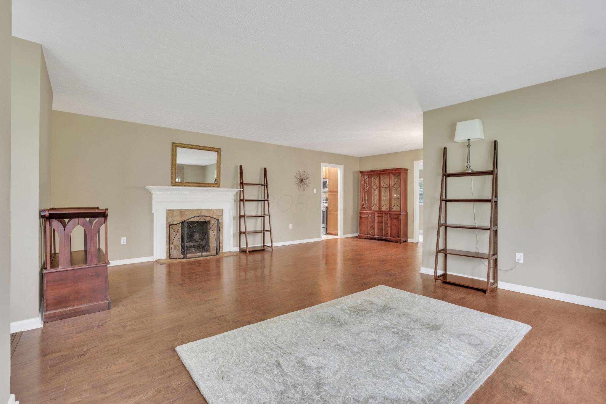 122 Wilshire Drive Property Photo 4