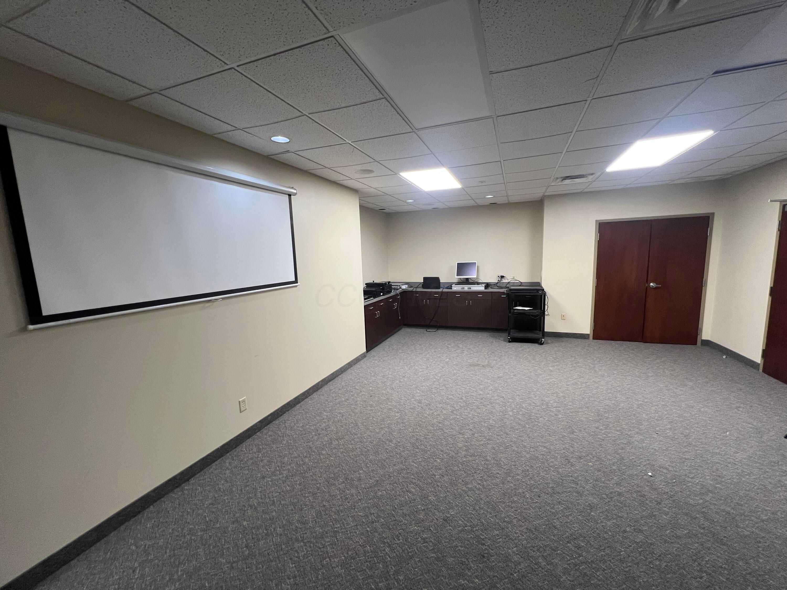 6235 Enterprise Court Property Photo 7