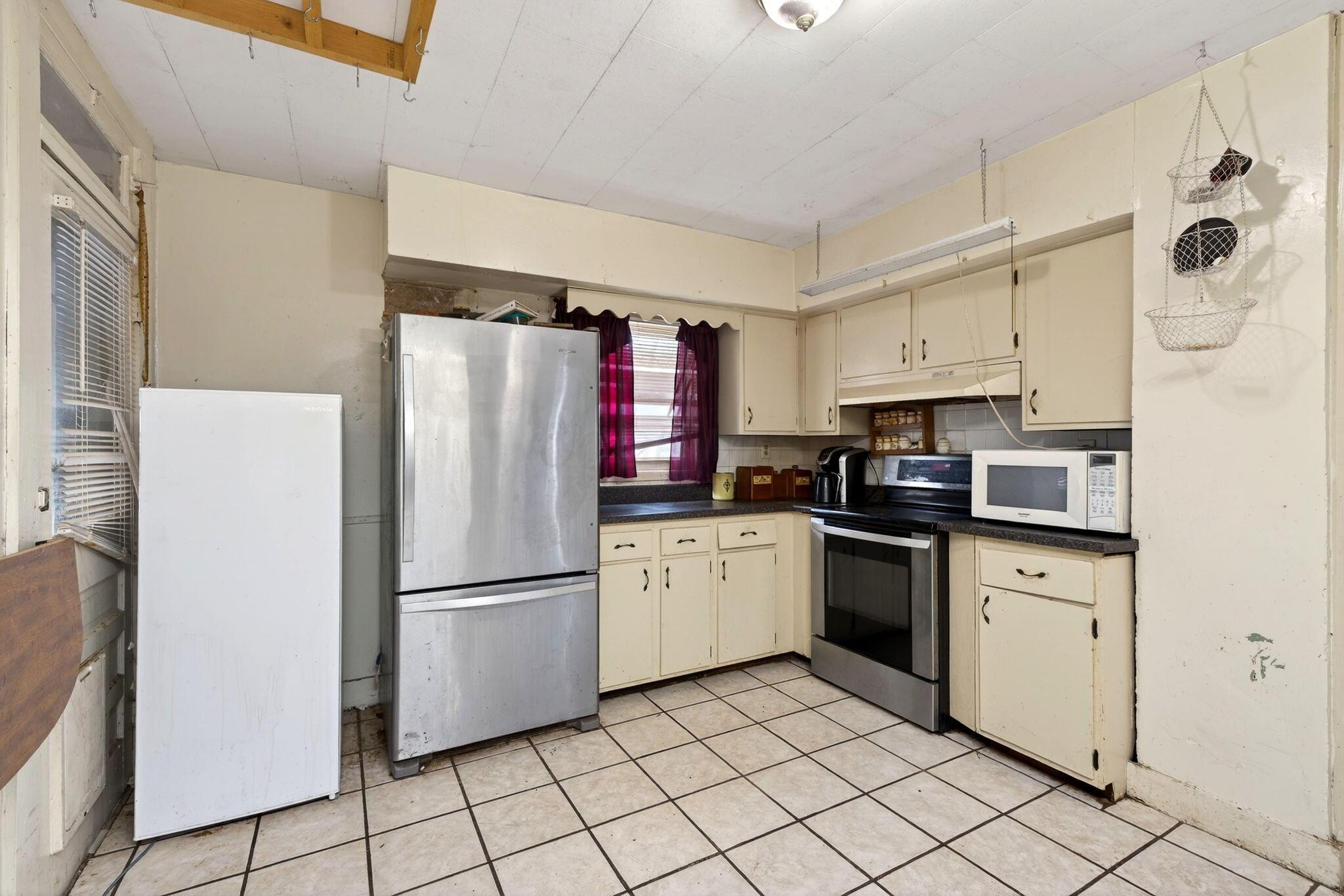 1682 Edwards Avenue Property Photo 14