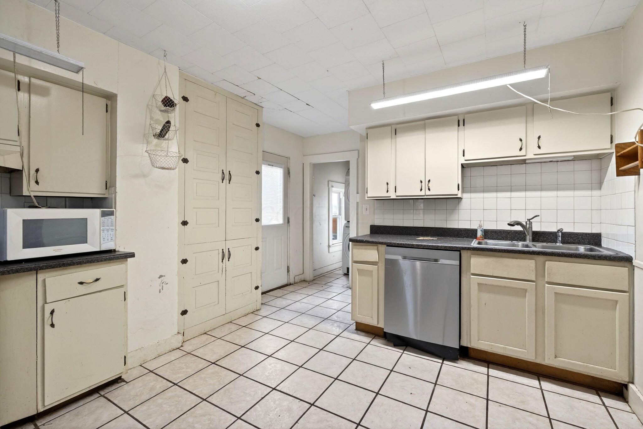 1682 Edwards Avenue Property Photo 15
