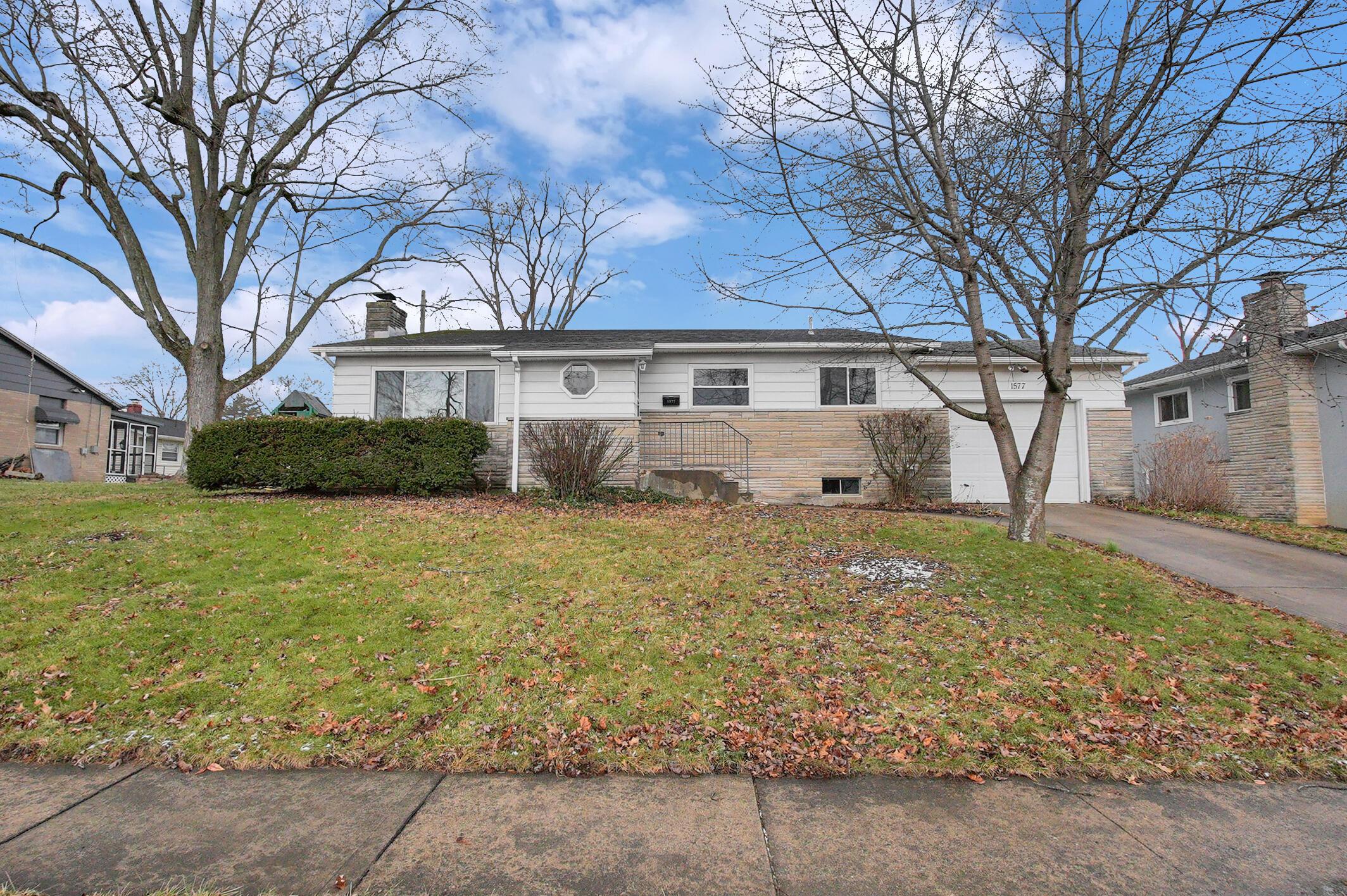 1577 Southwood Avenue Property Photo 1