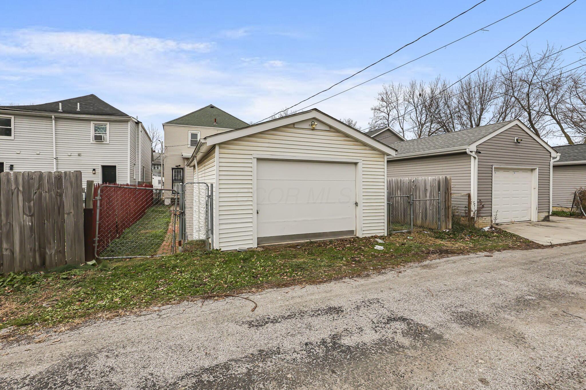 1858 S 5th Street Property Photo 2