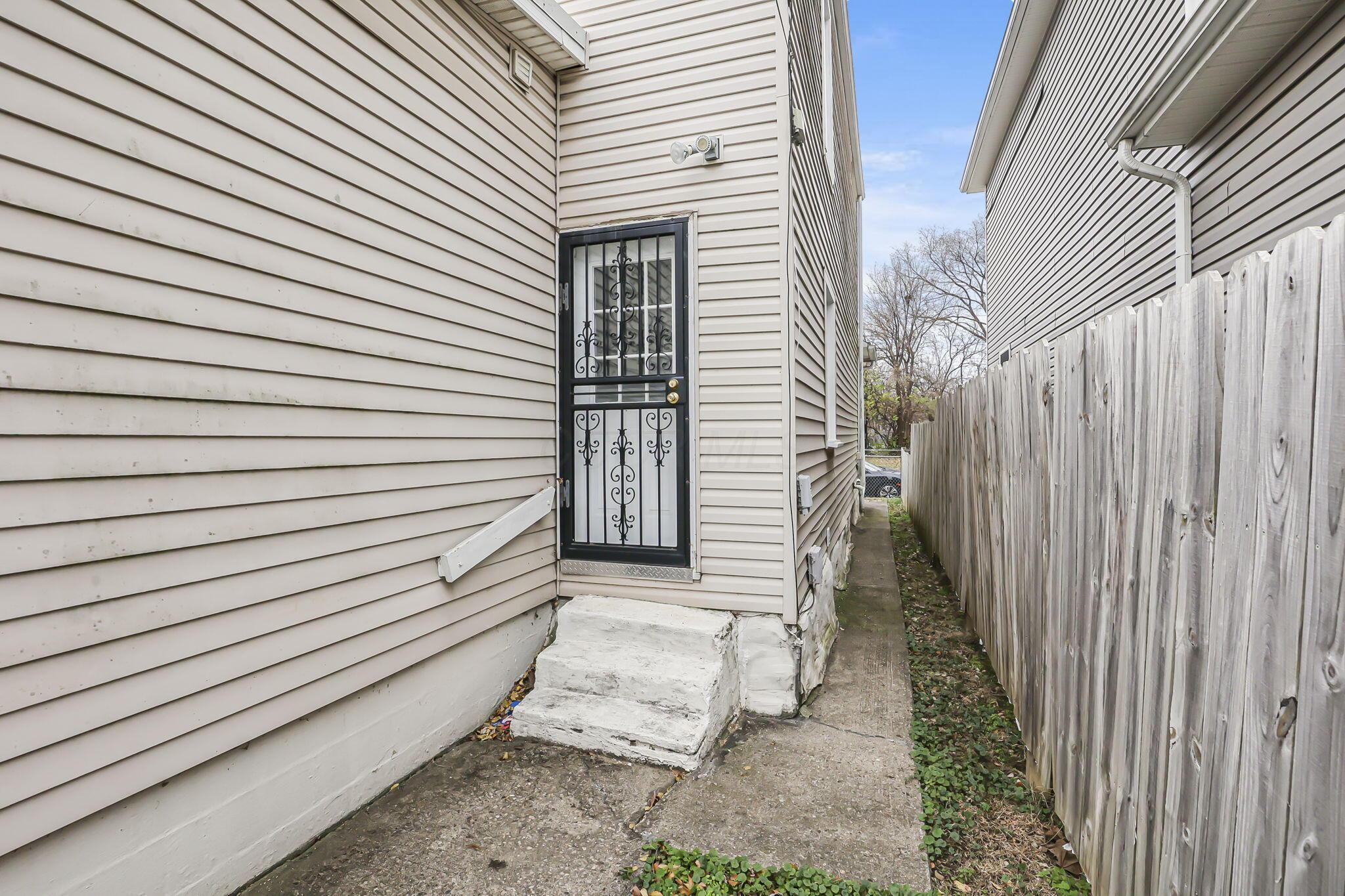 1858 S 5th Street Property Photo 25