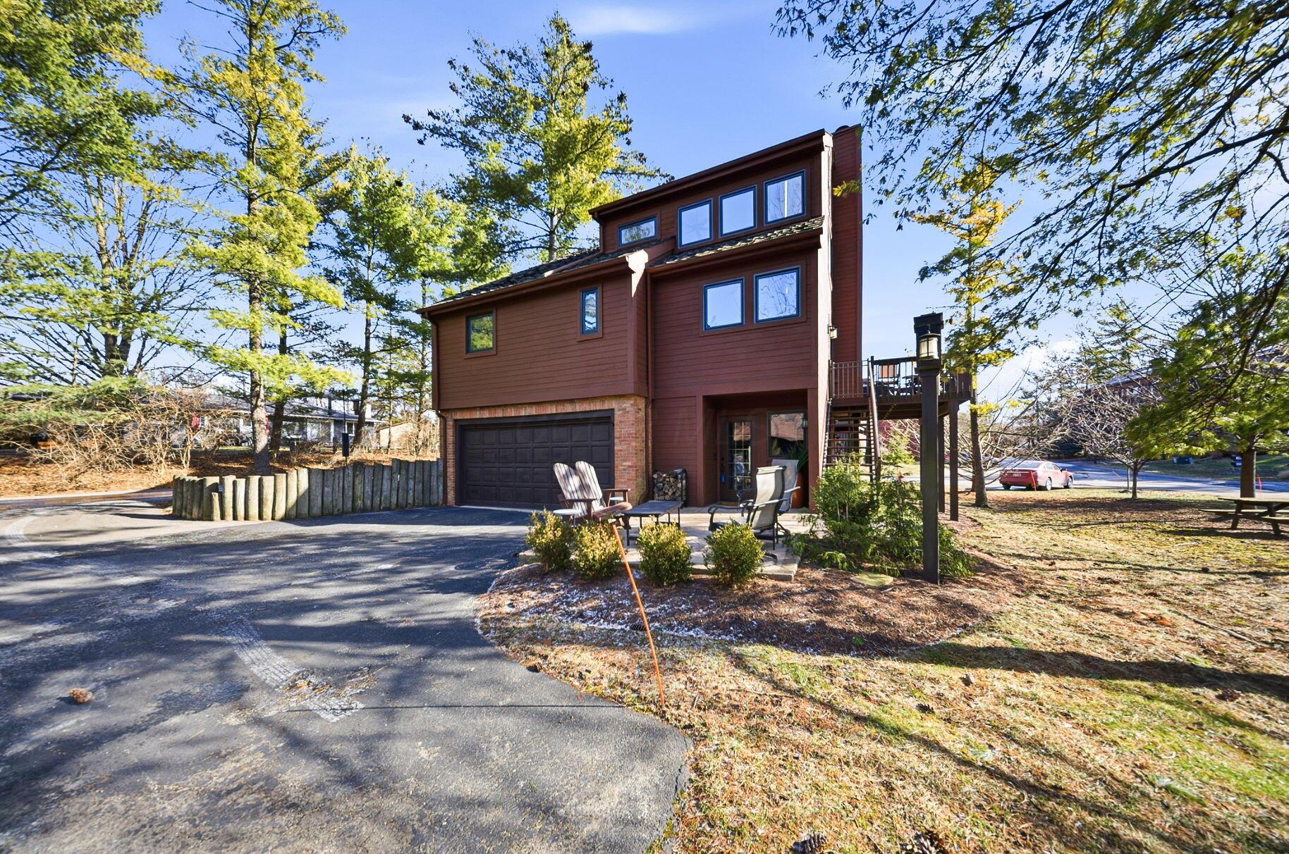 487 Beachside Drive Property Photo 1