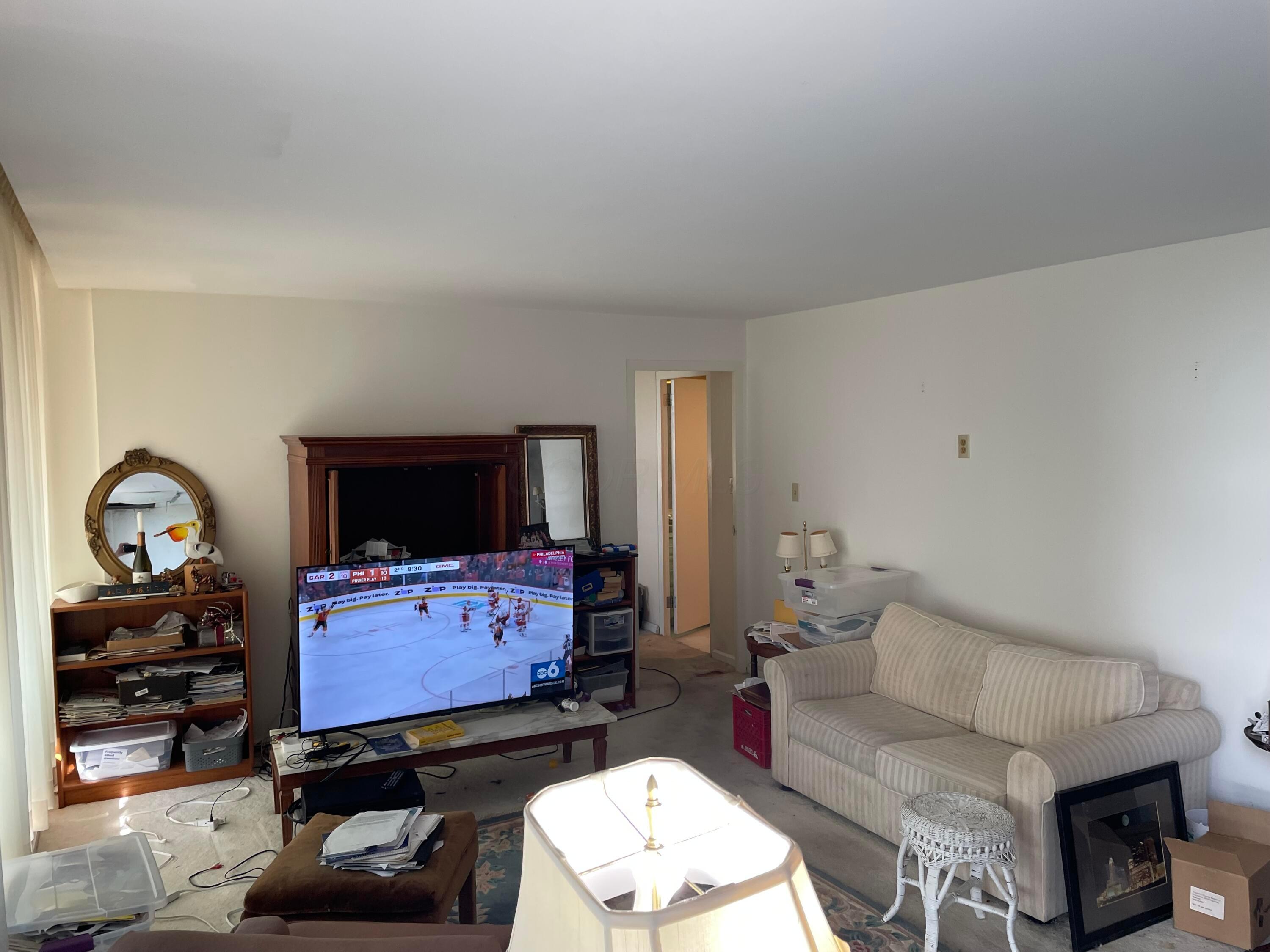 1000 Urlin Avenue, 1402 Property Photo 4