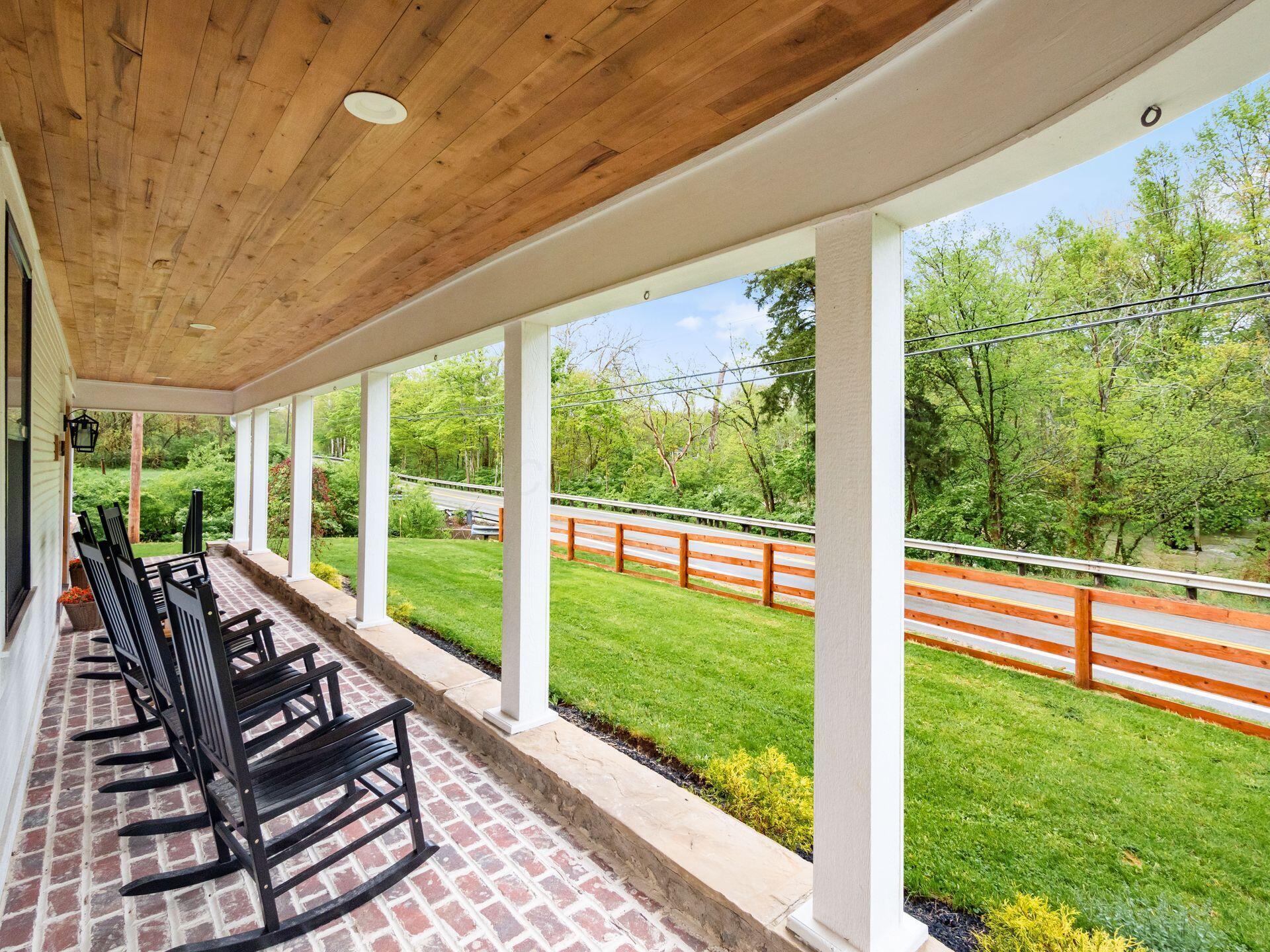 4916 Olentangy River Road Property Photo 8