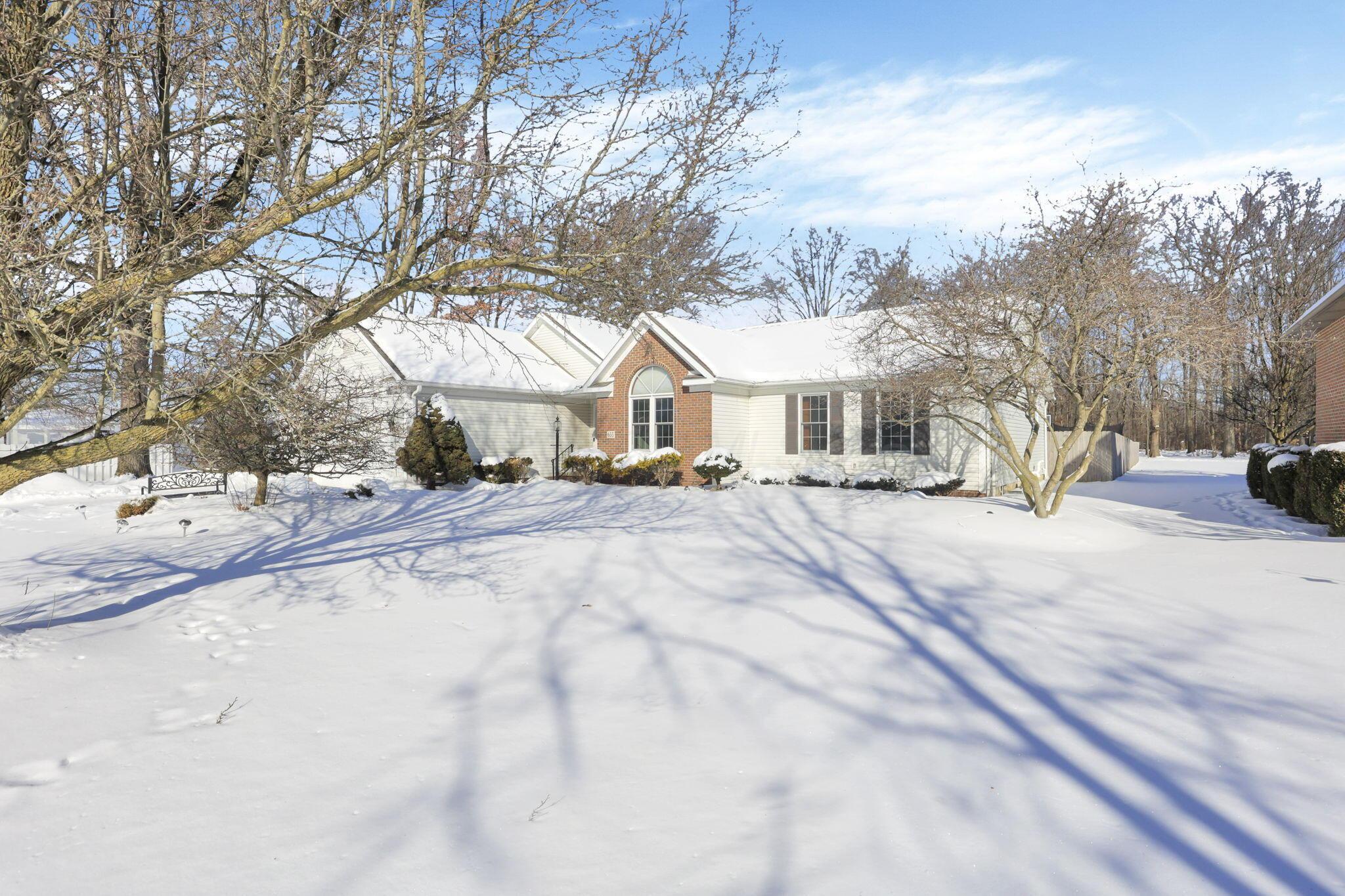 655 W Thrush Avenue Property Photo 3