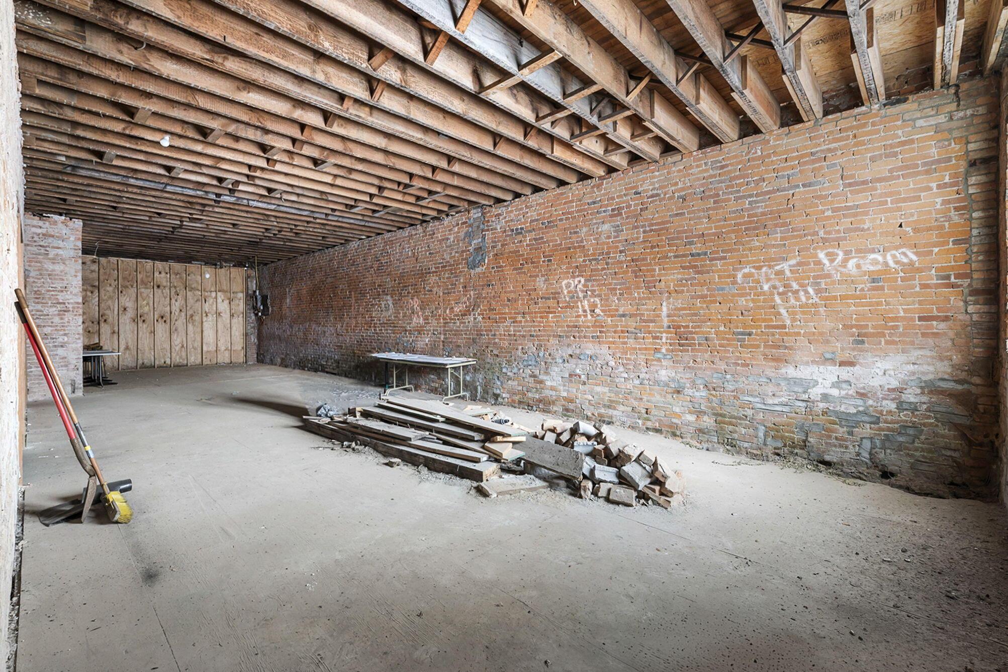 941 W Broad Street Property Photo 7