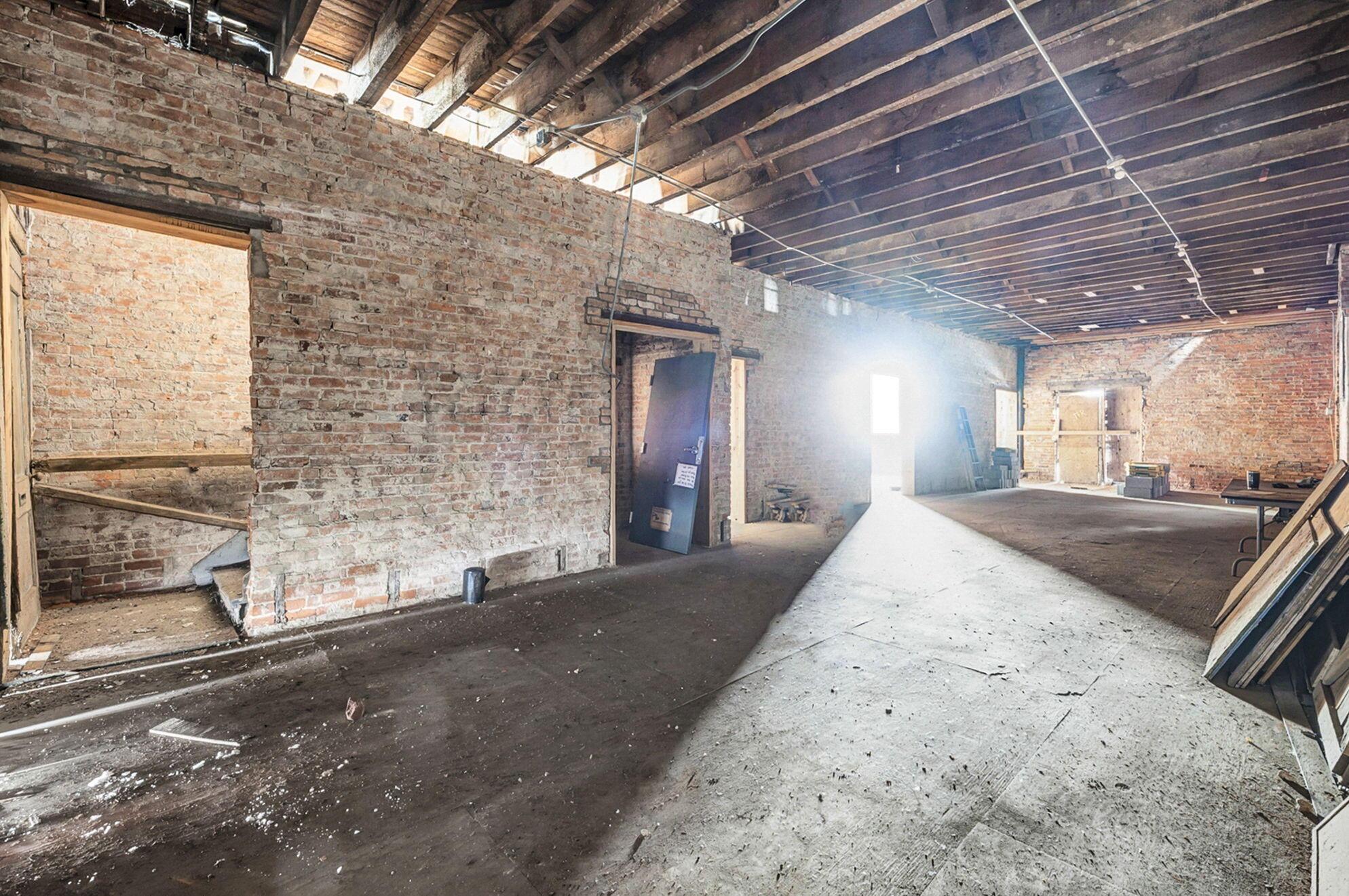 941 W Broad Street Property Photo 11