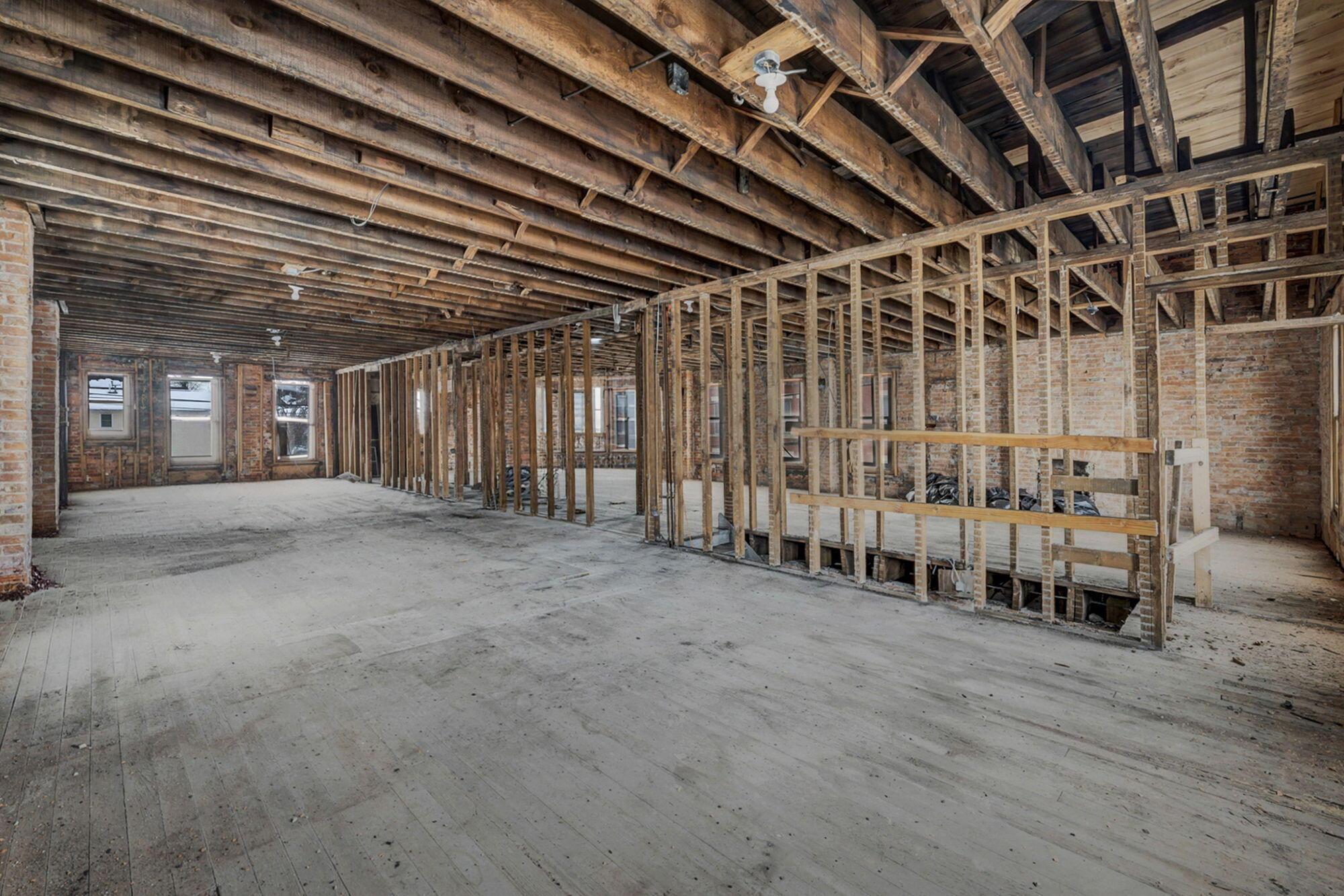 941 W Broad Street Property Photo 14