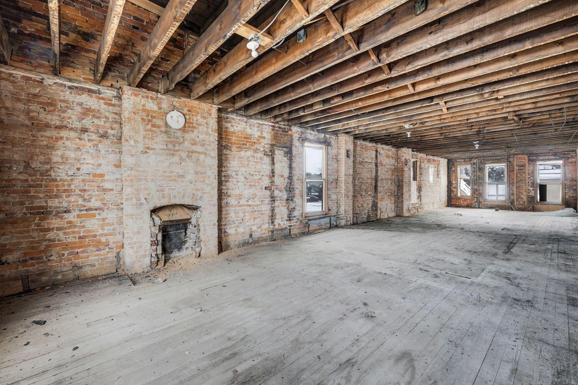 941 W Broad Street Property Photo 16