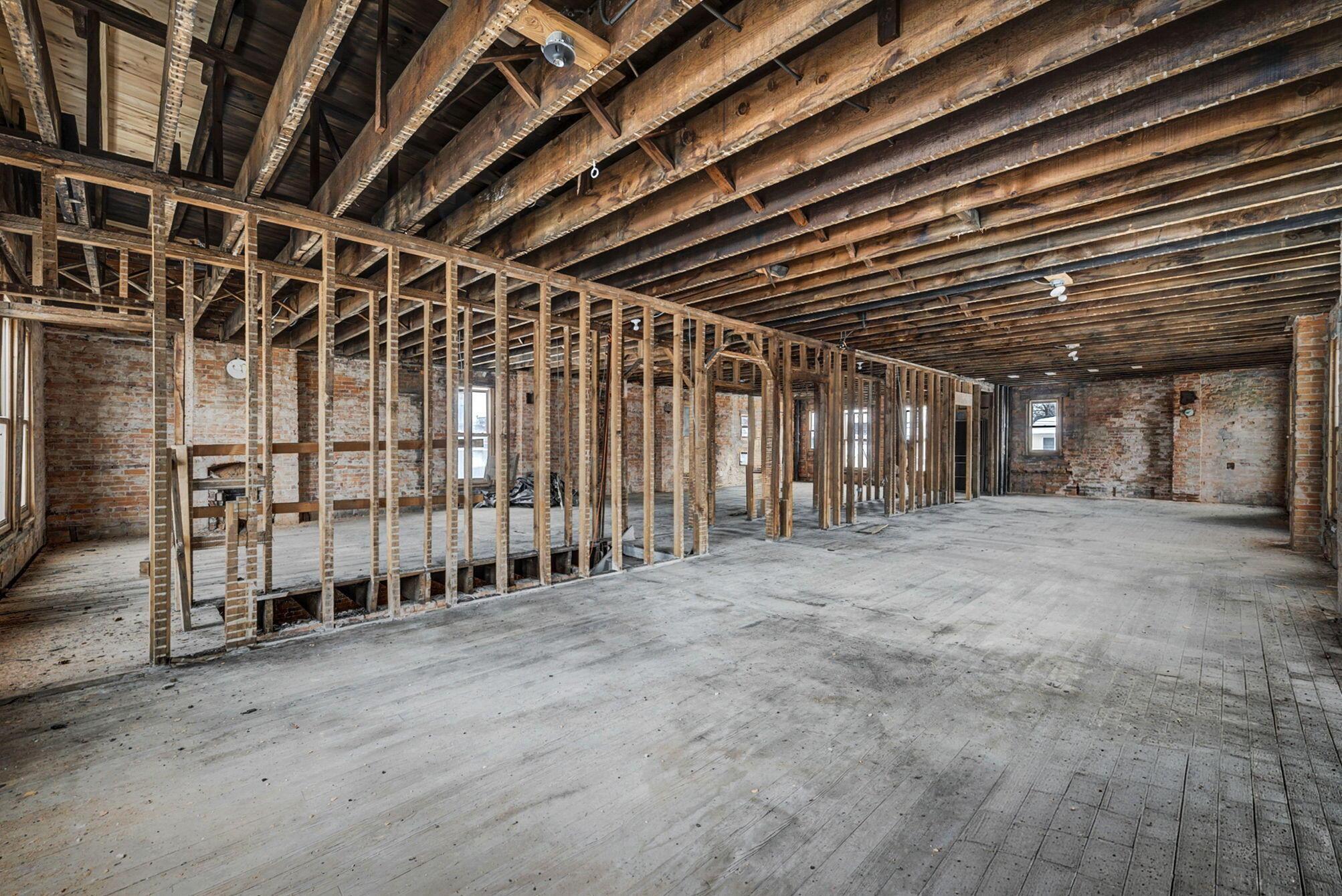 941 W Broad Street Property Photo 17