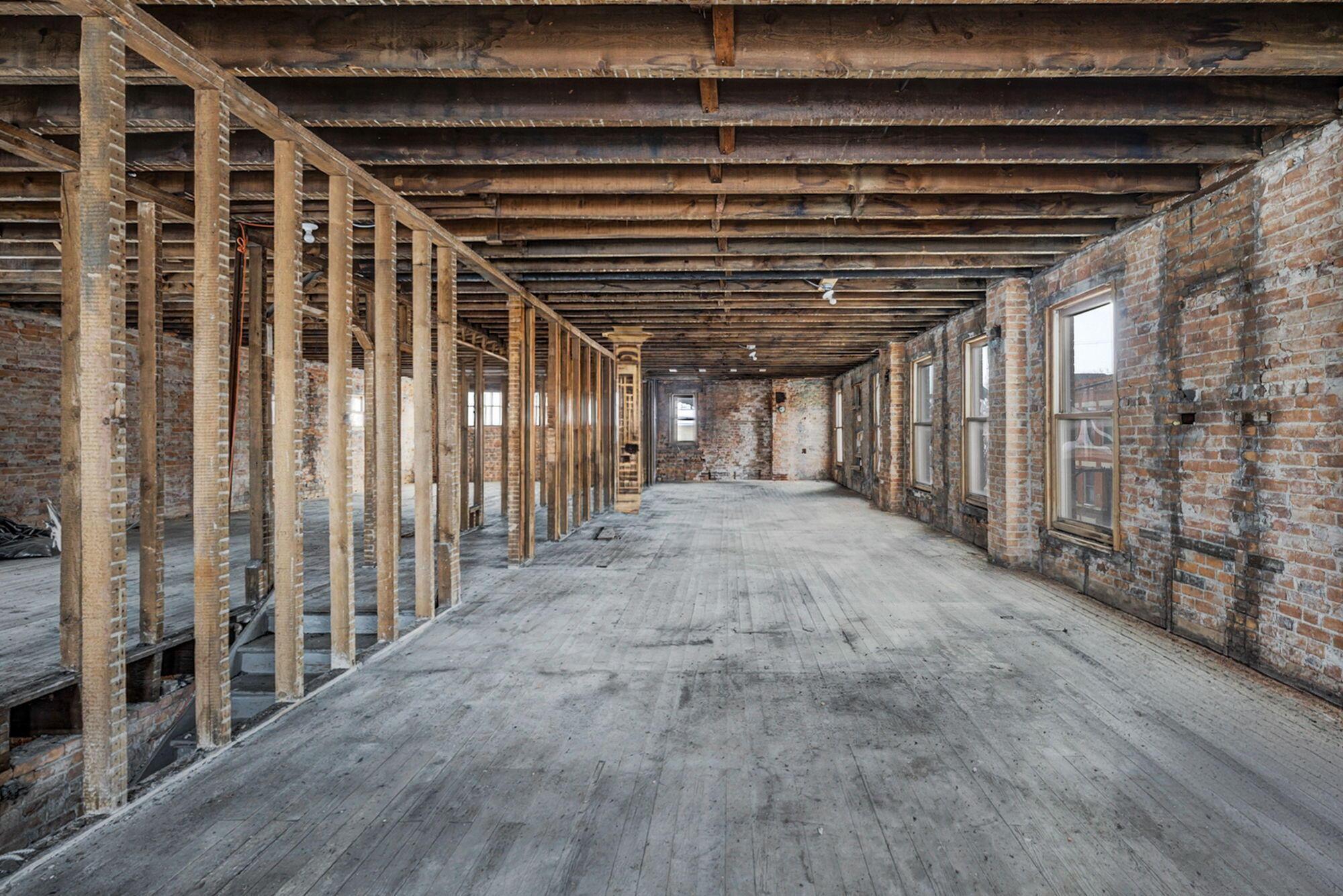 941 W Broad Street Property Photo 18