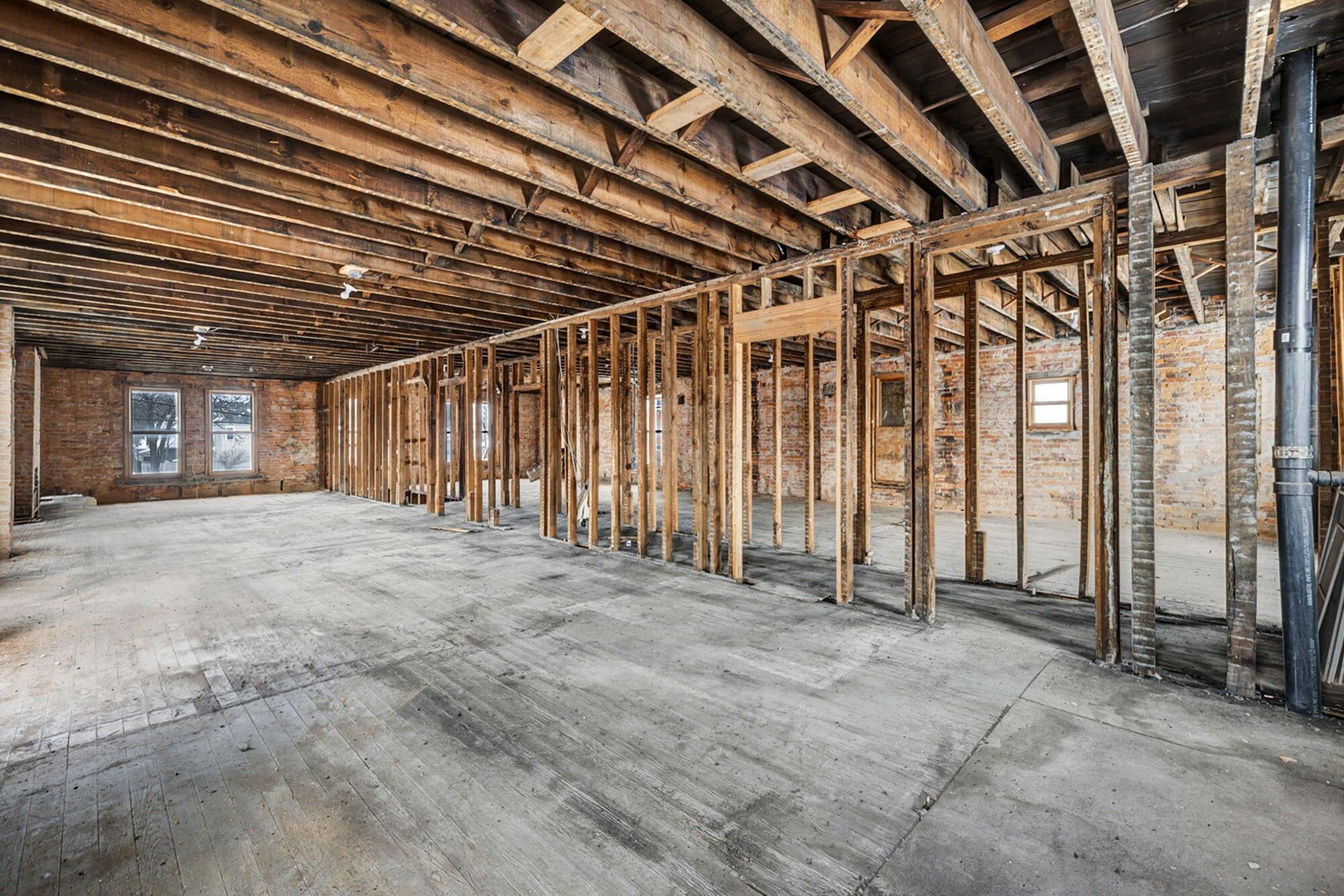 941 W Broad Street Property Photo 19
