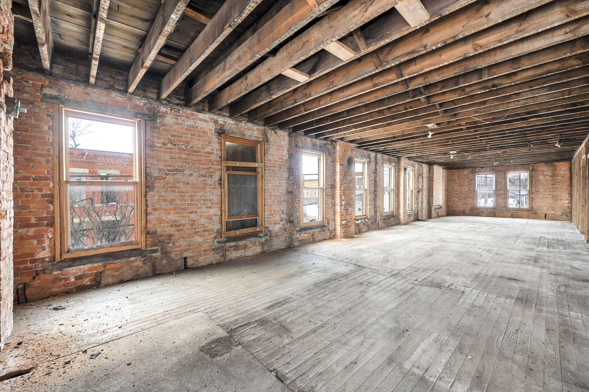 941 W Broad Street Property Photo 21