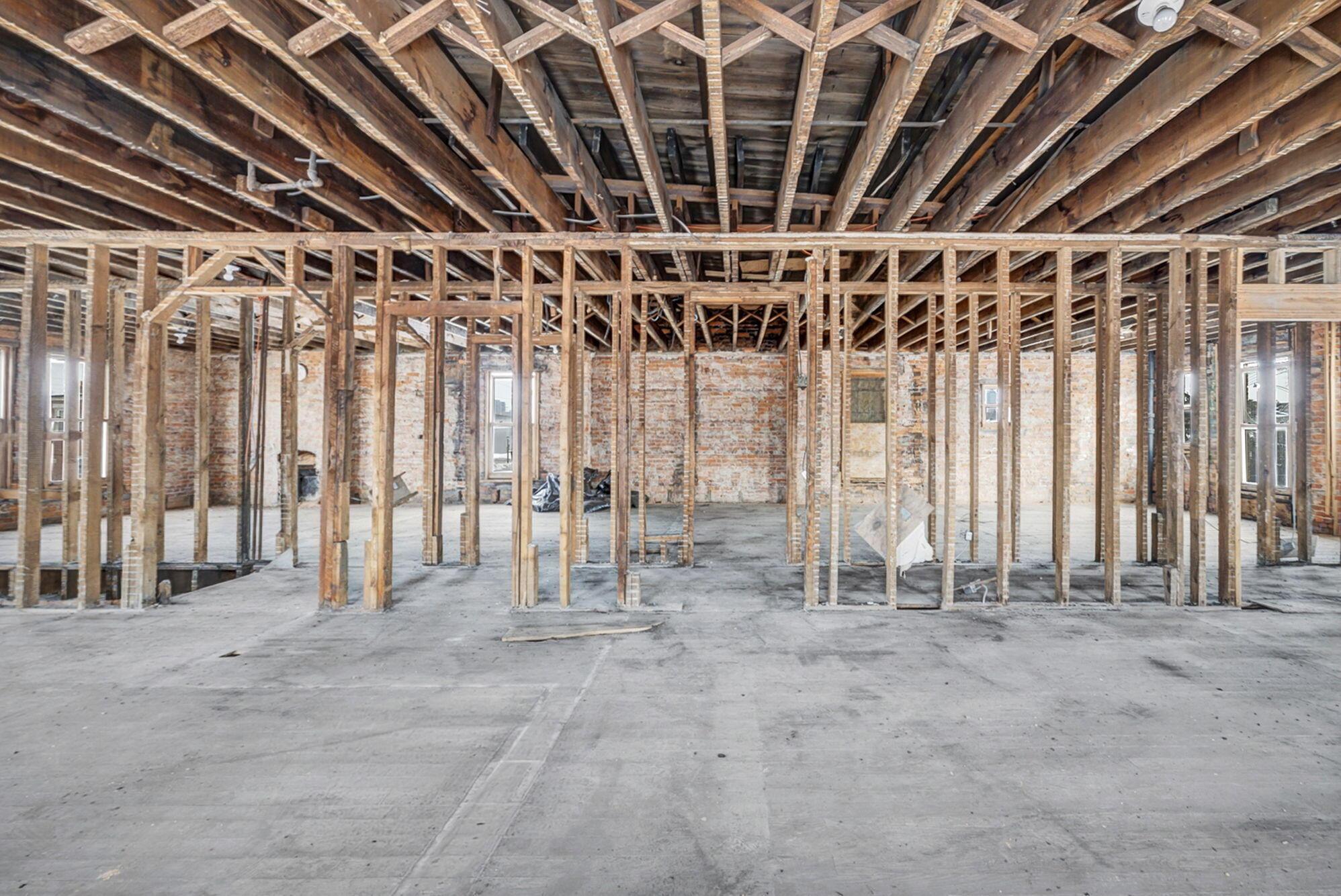 941 W Broad Street Property Photo 27