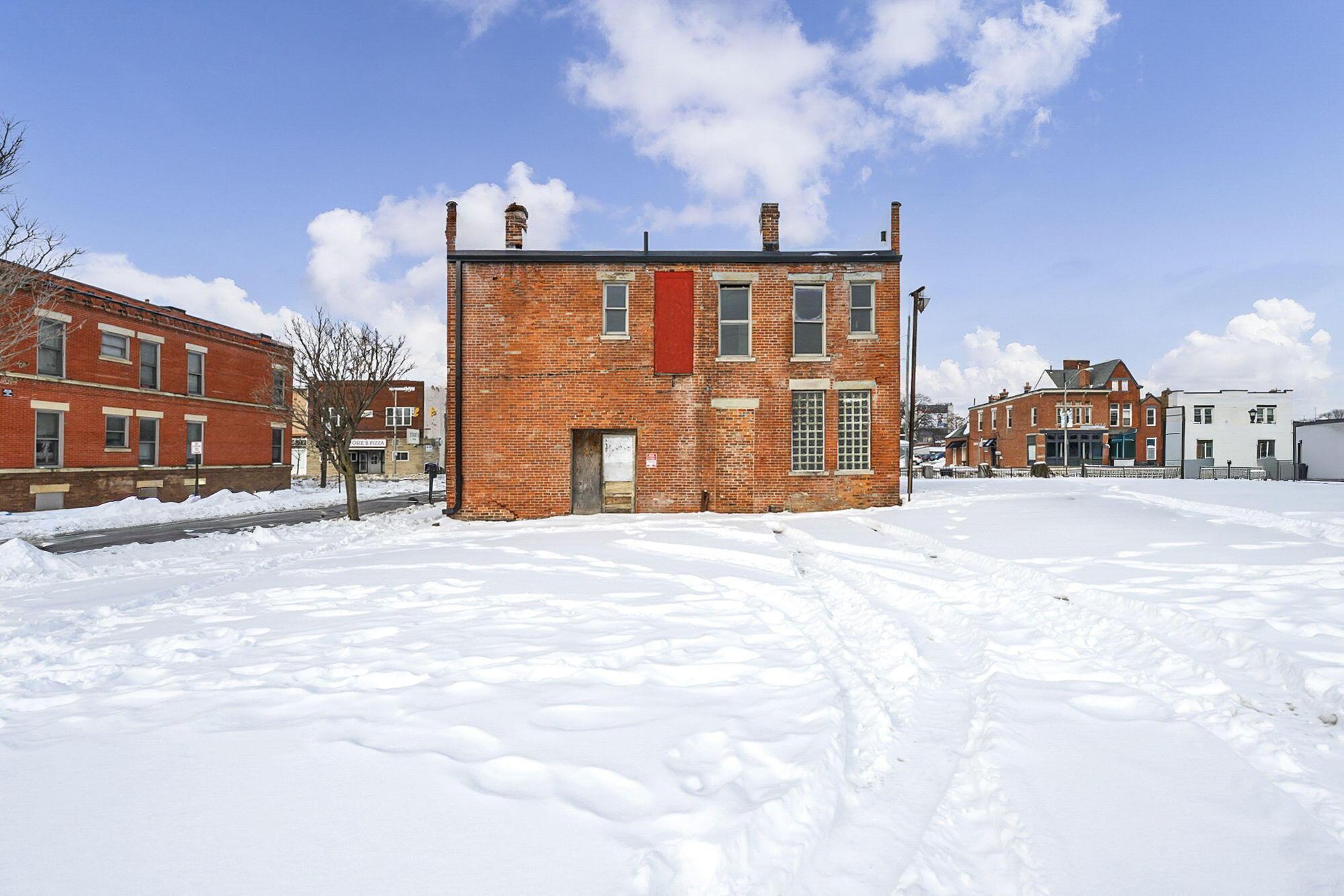 941 W Broad Street Property Photo 30