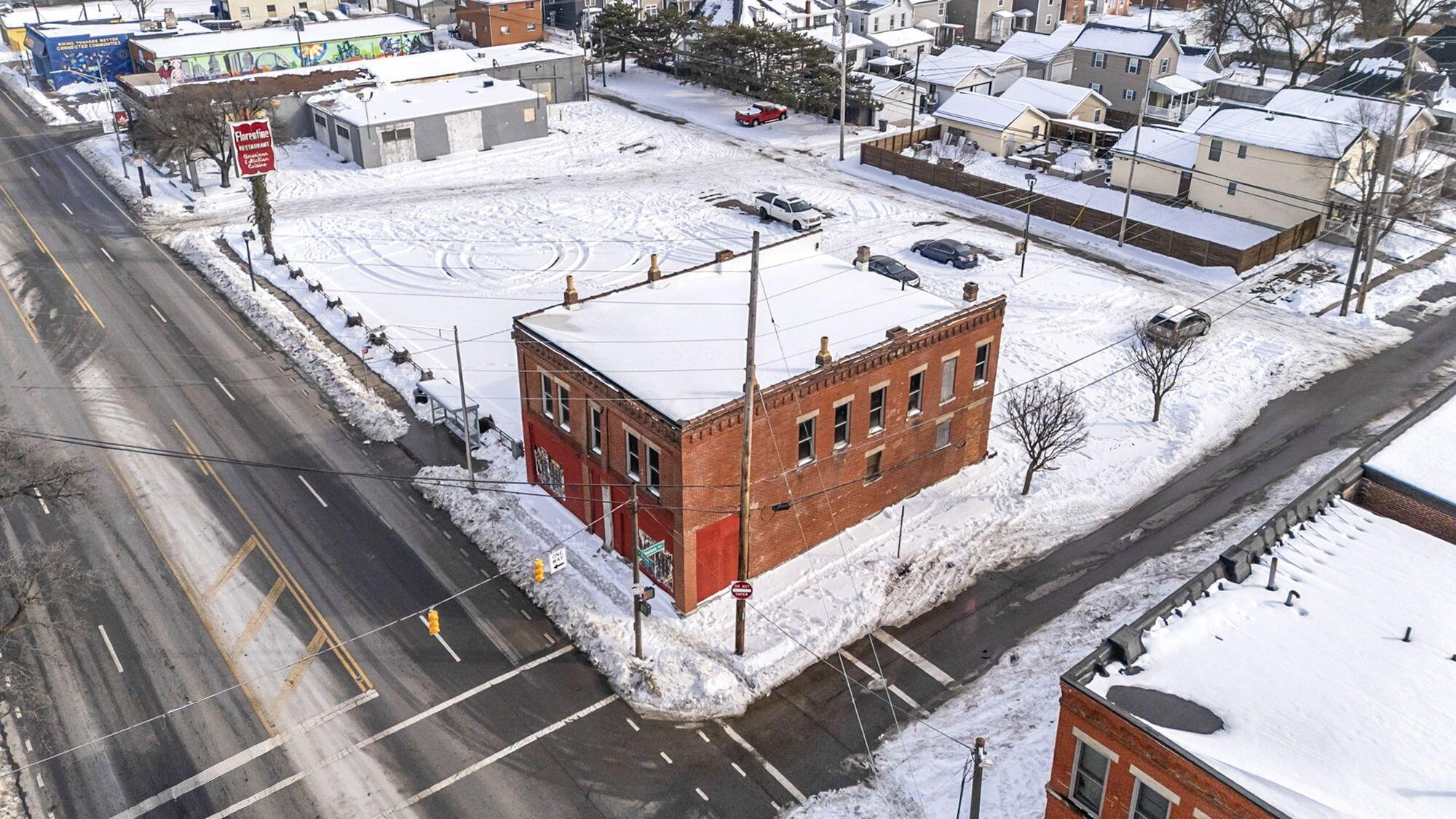 941 W Broad Street Property Photo 35