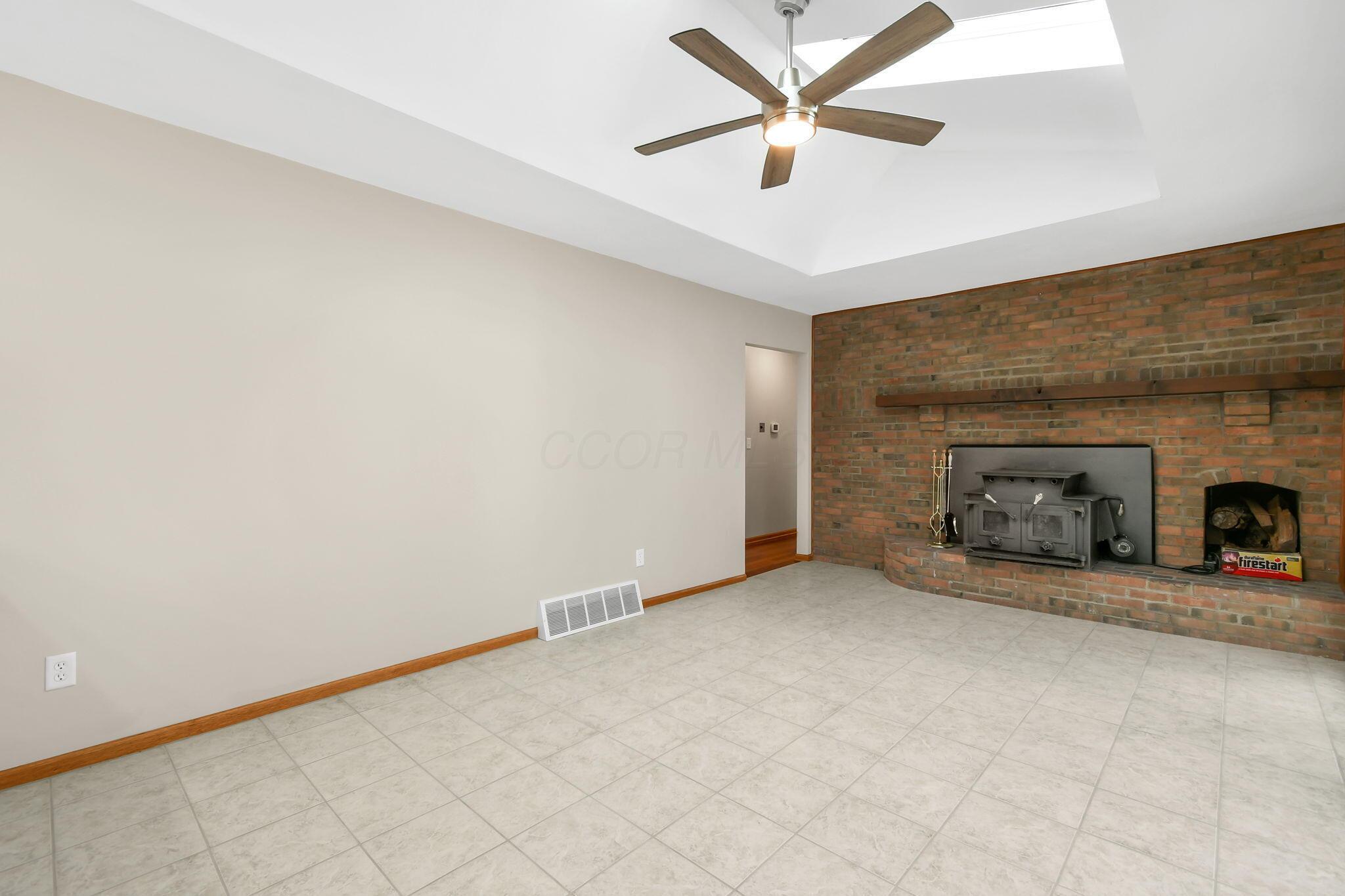 13669 E State Route 37 Property Photo 10