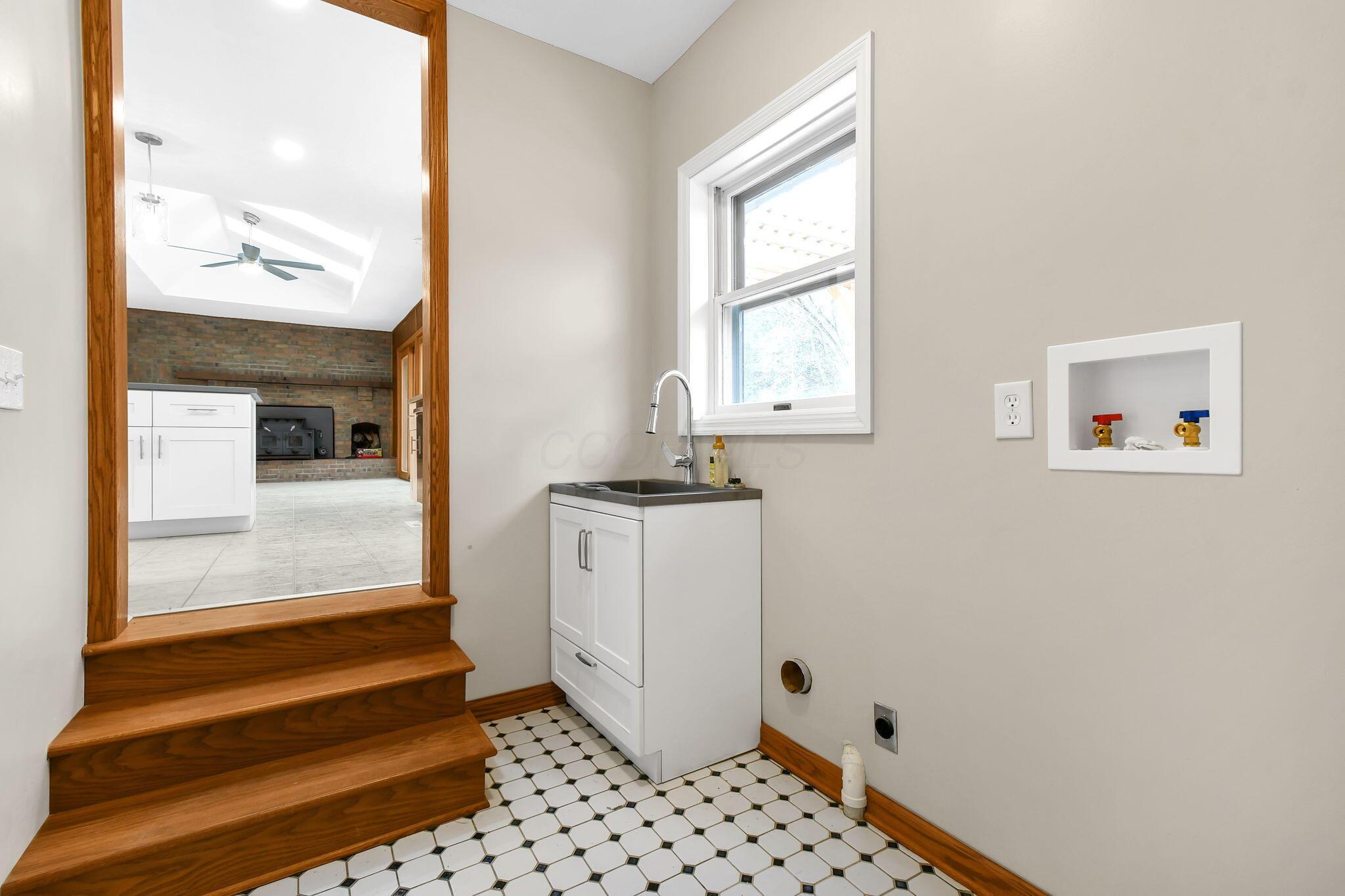 13669 E State Route 37 Property Photo 14