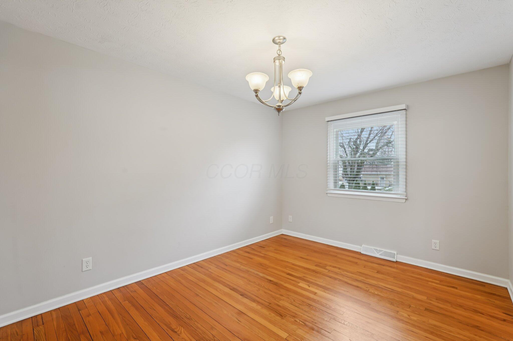 5644 Linworth Road Property Photo 4