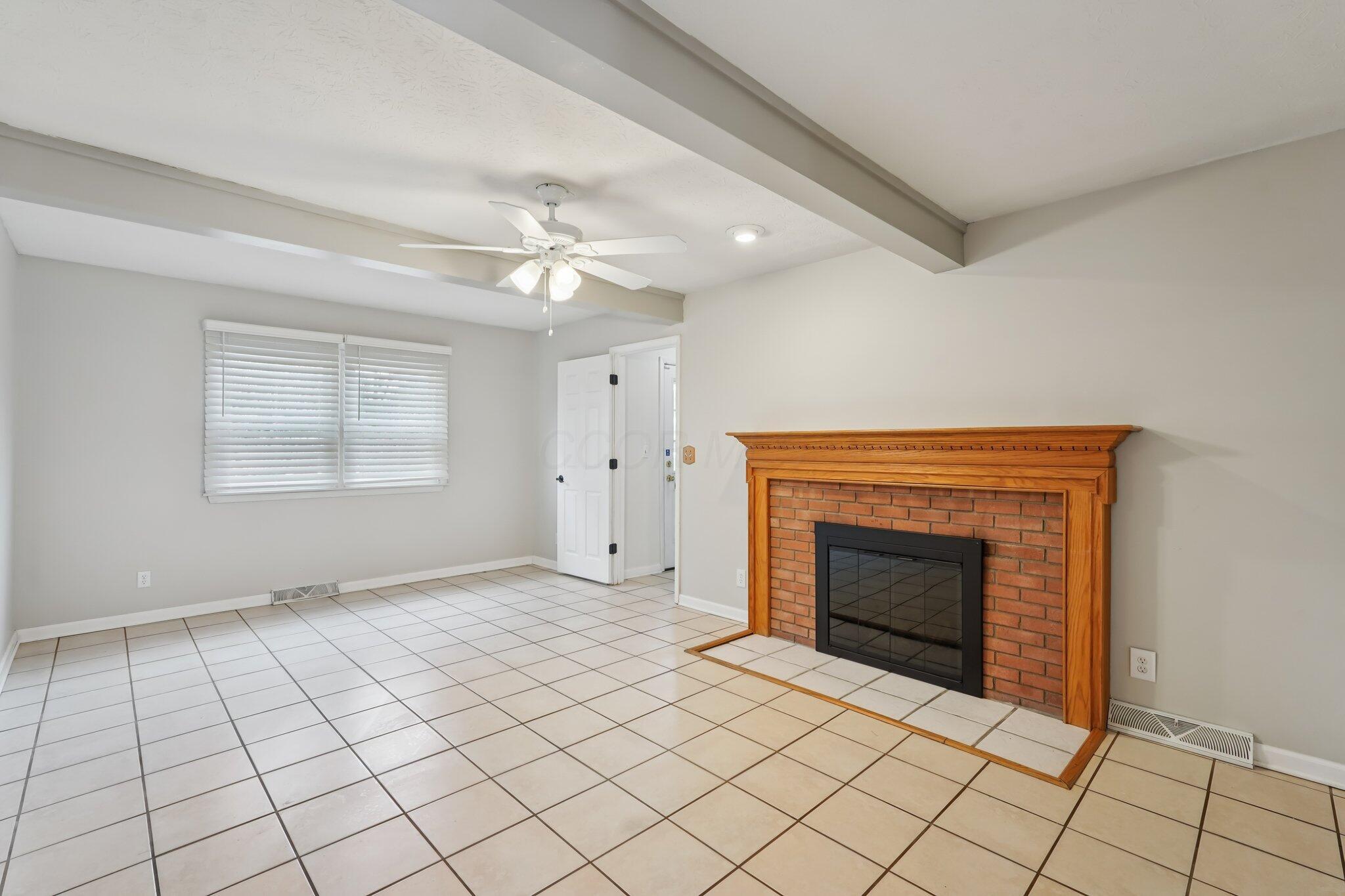 5644 Linworth Road Property Photo 6
