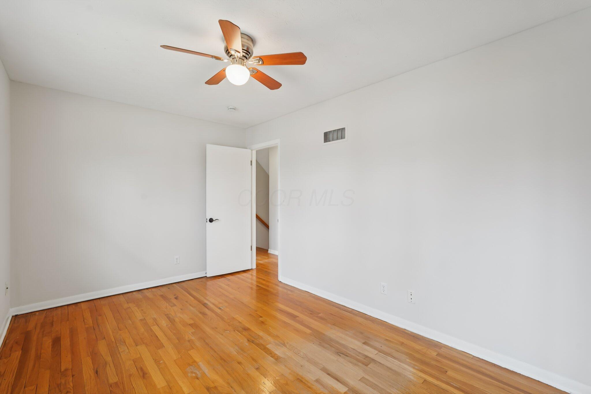 5644 Linworth Road Property Photo 20