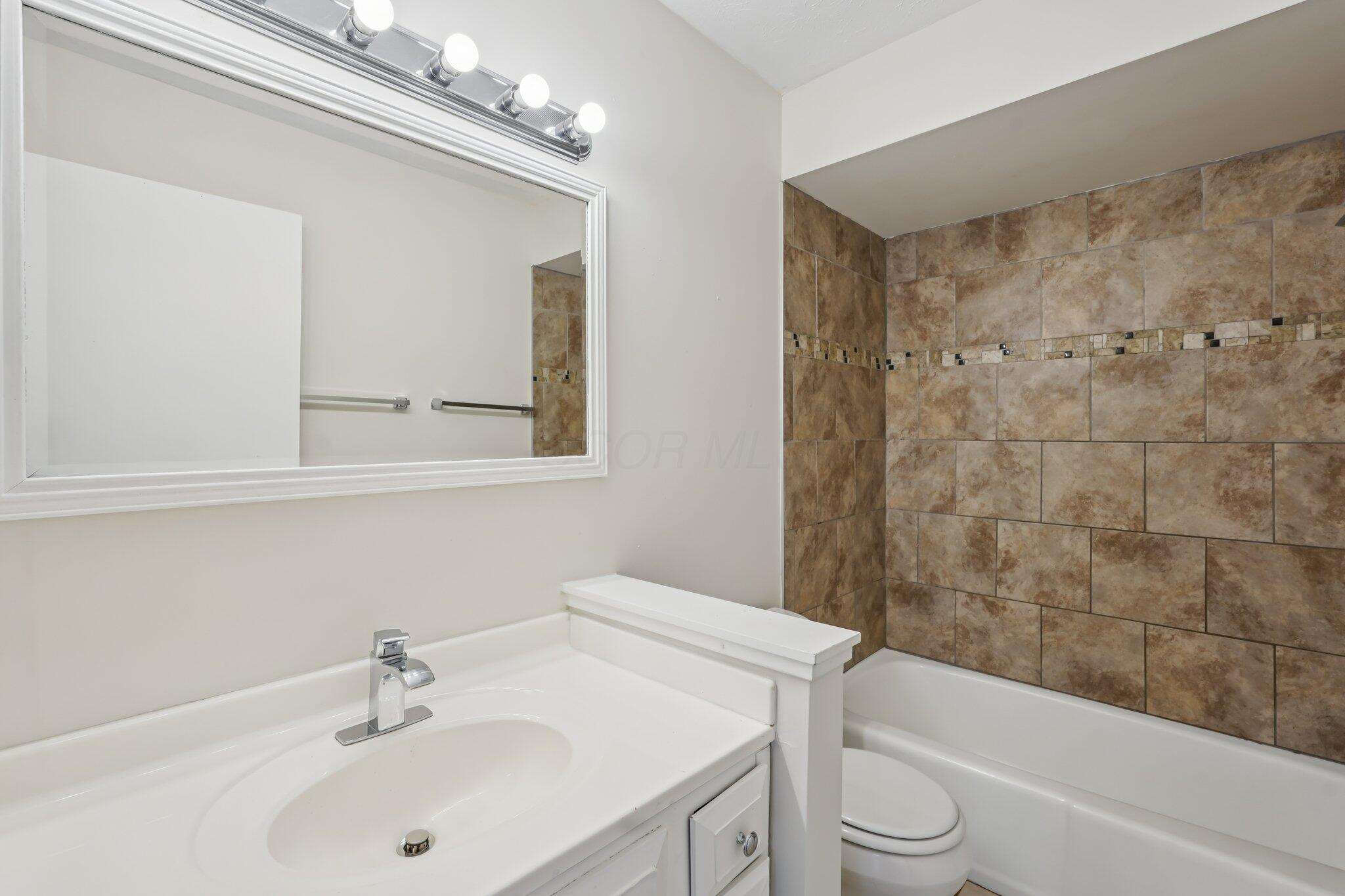 5644 Linworth Road Property Photo 22