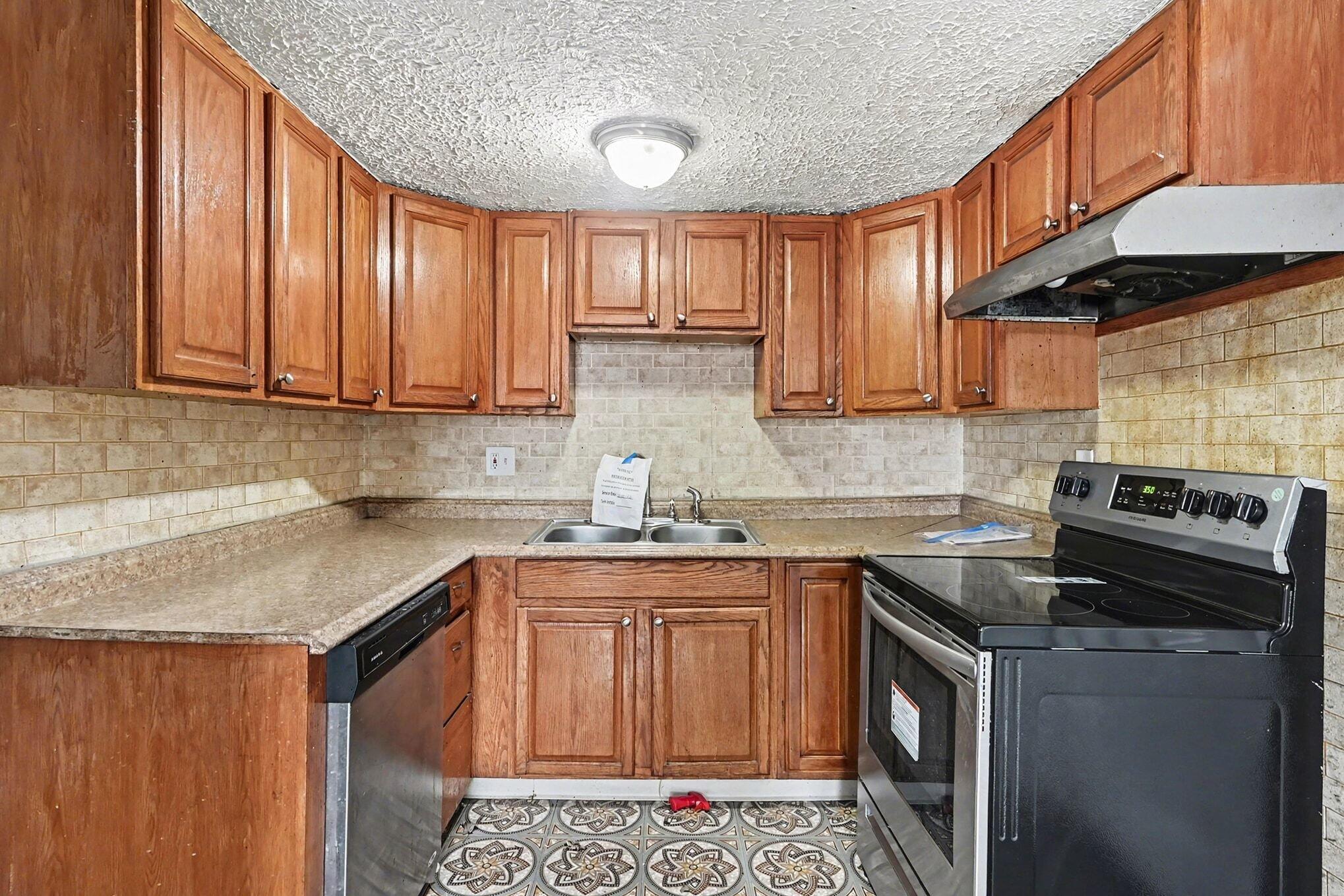 2900 Gentry Lane Property Photo 4