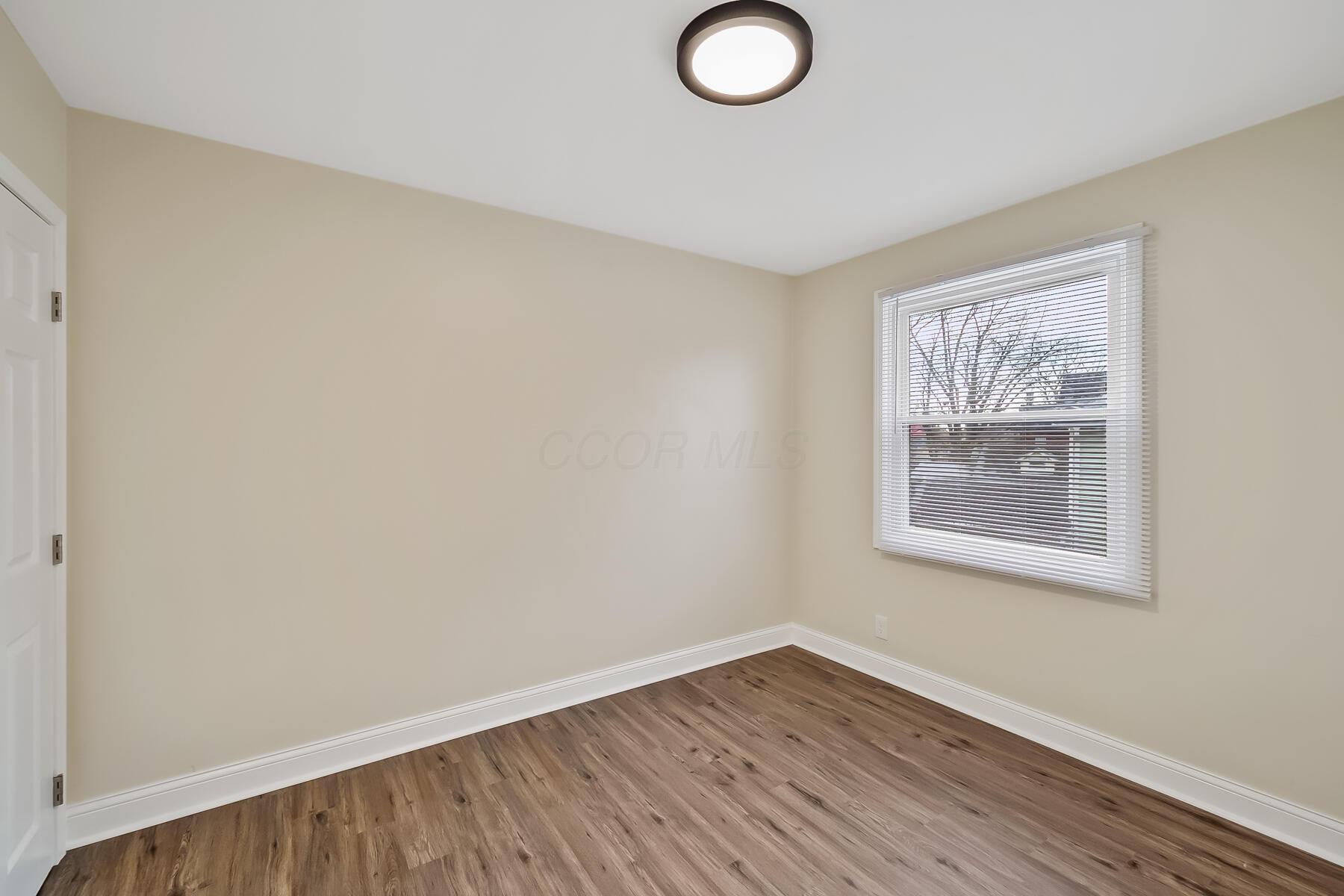 109 E Arcadia Avenue Property Photo 8
