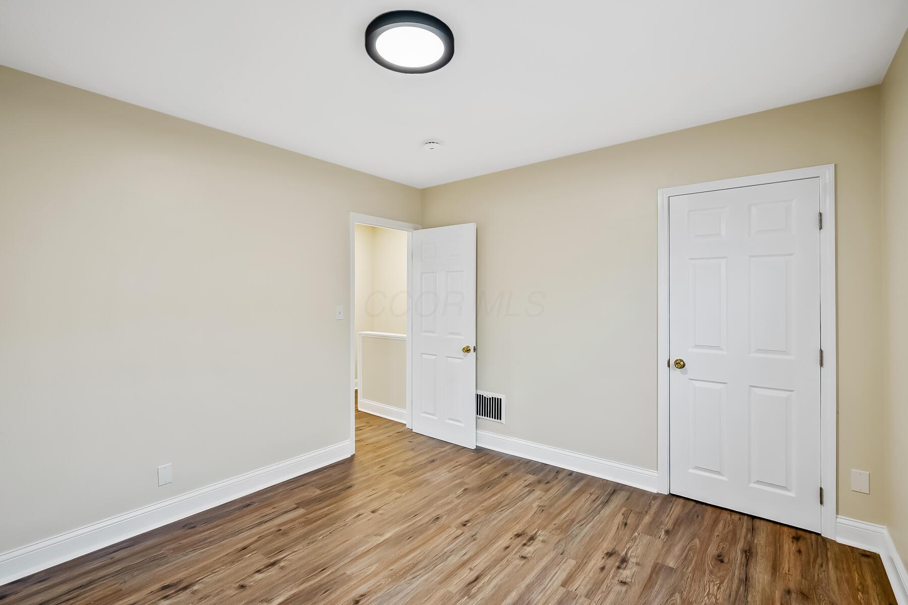 109 E Arcadia Avenue Property Photo 9