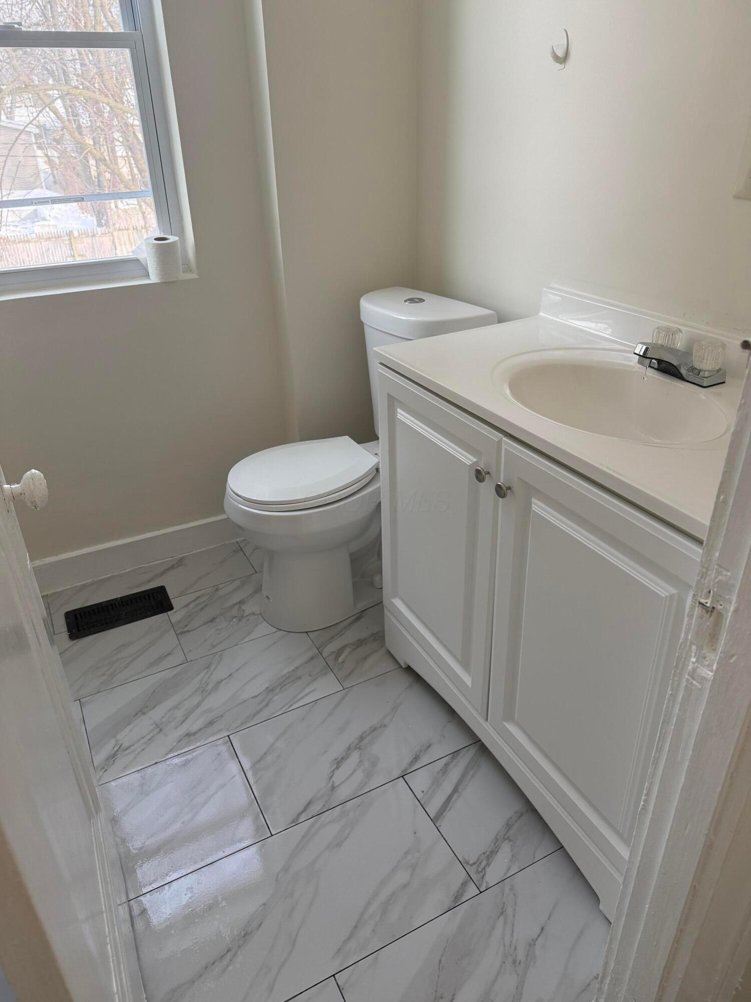 1608 Kenmore Road Property Photo 8