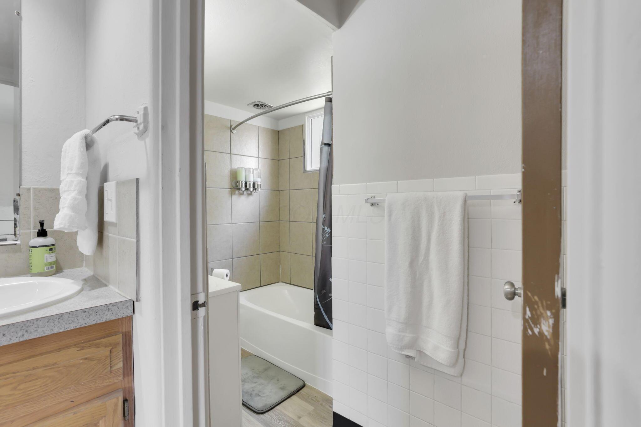 27 W 8th Avenue Property Photo 40