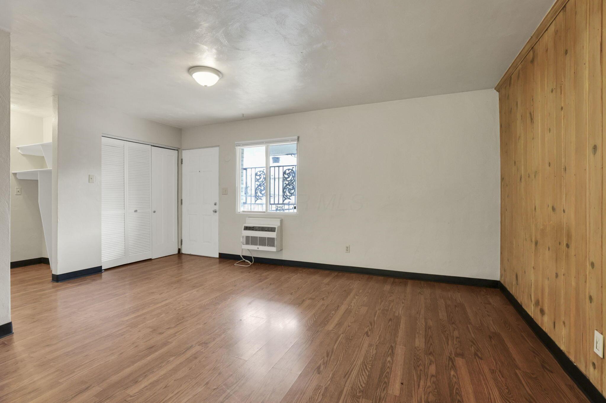 27 W 8th Avenue Property Photo 46